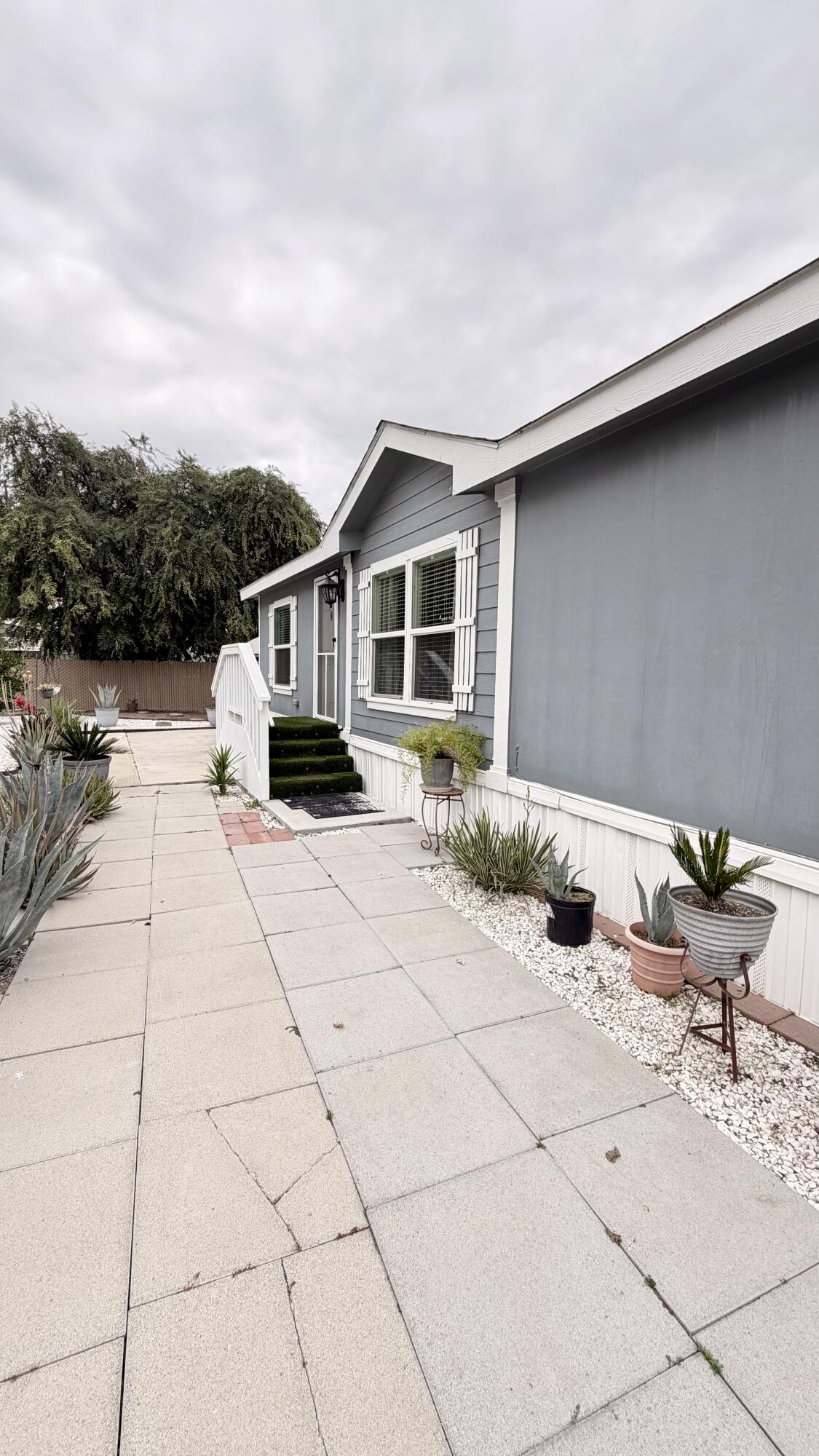 2400 W Midvalley Ave, Visalia, CA 93277