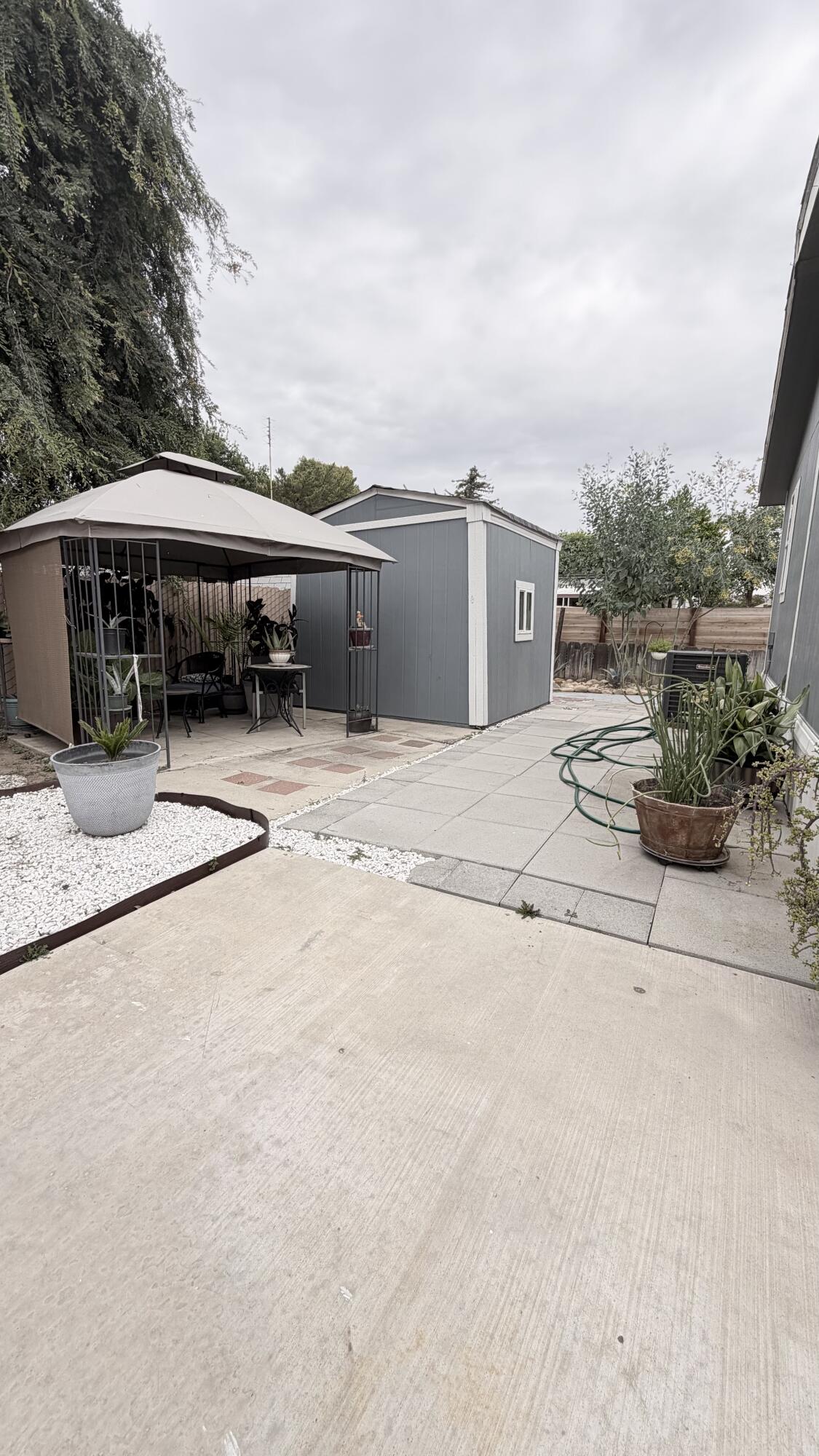 2400 W Midvalley Ave, Visalia, CA 93277