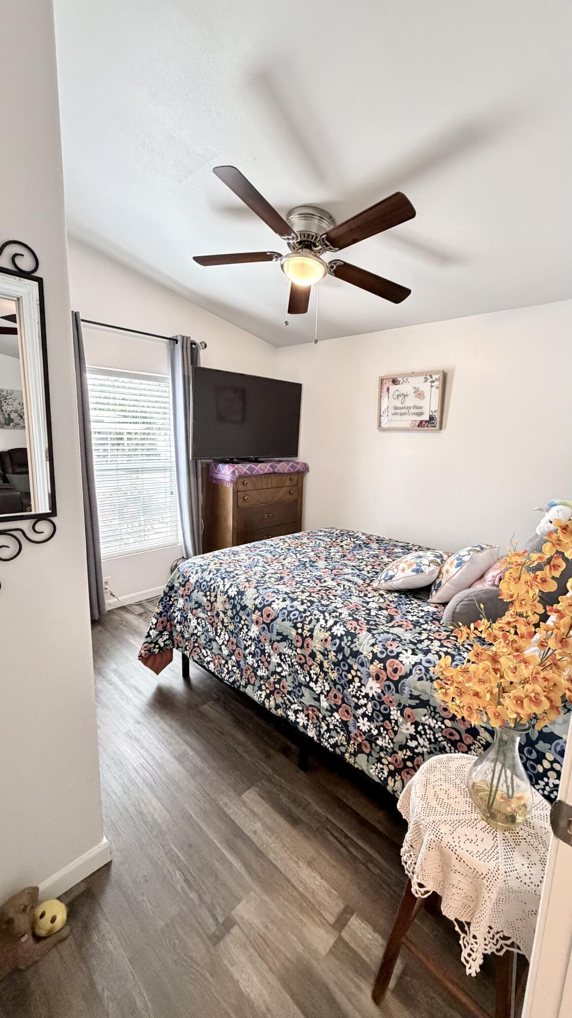 2400 W Midvalley Ave, Visalia, CA 93277