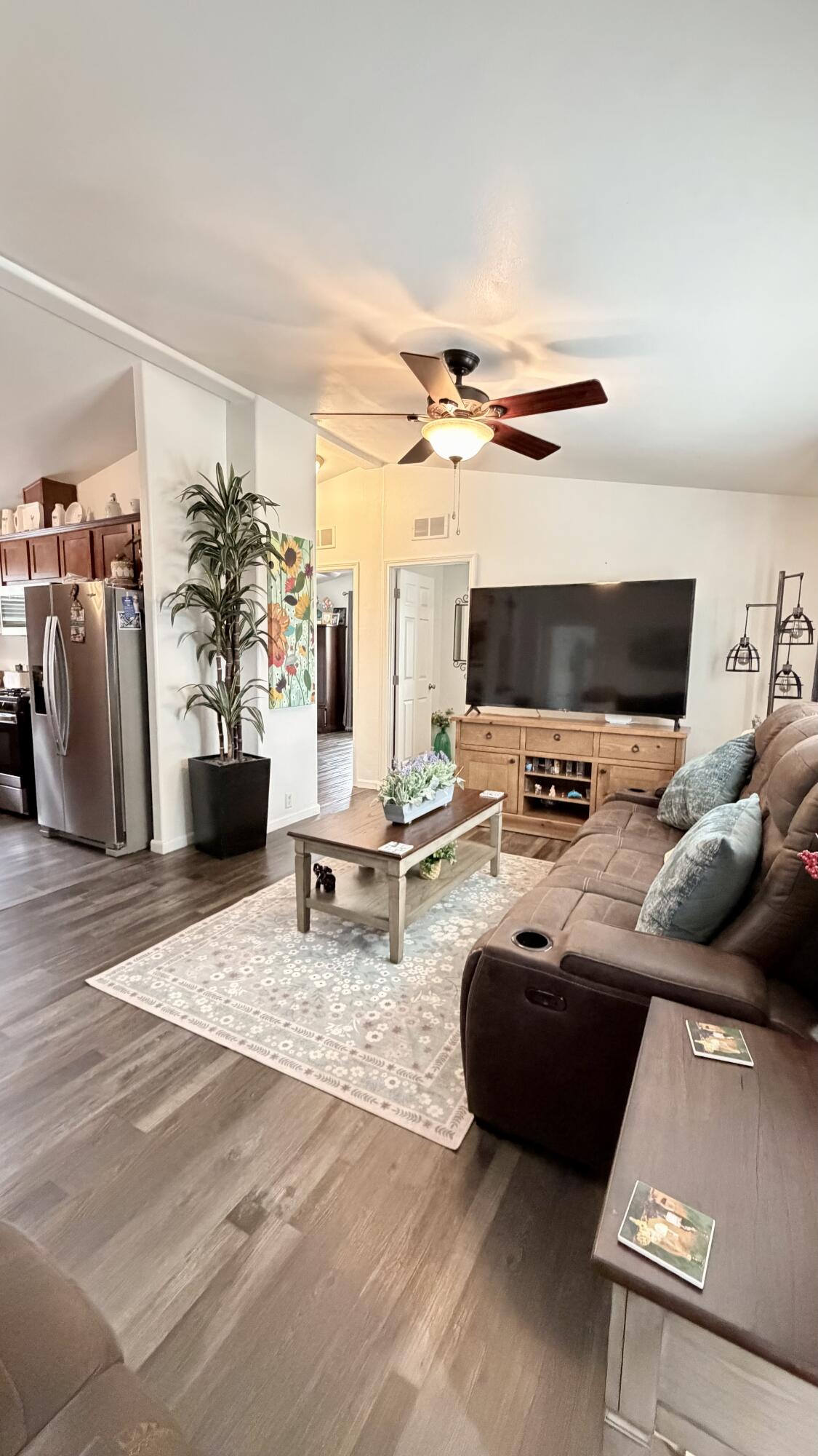 2400 W Midvalley Ave, Visalia, CA 93277