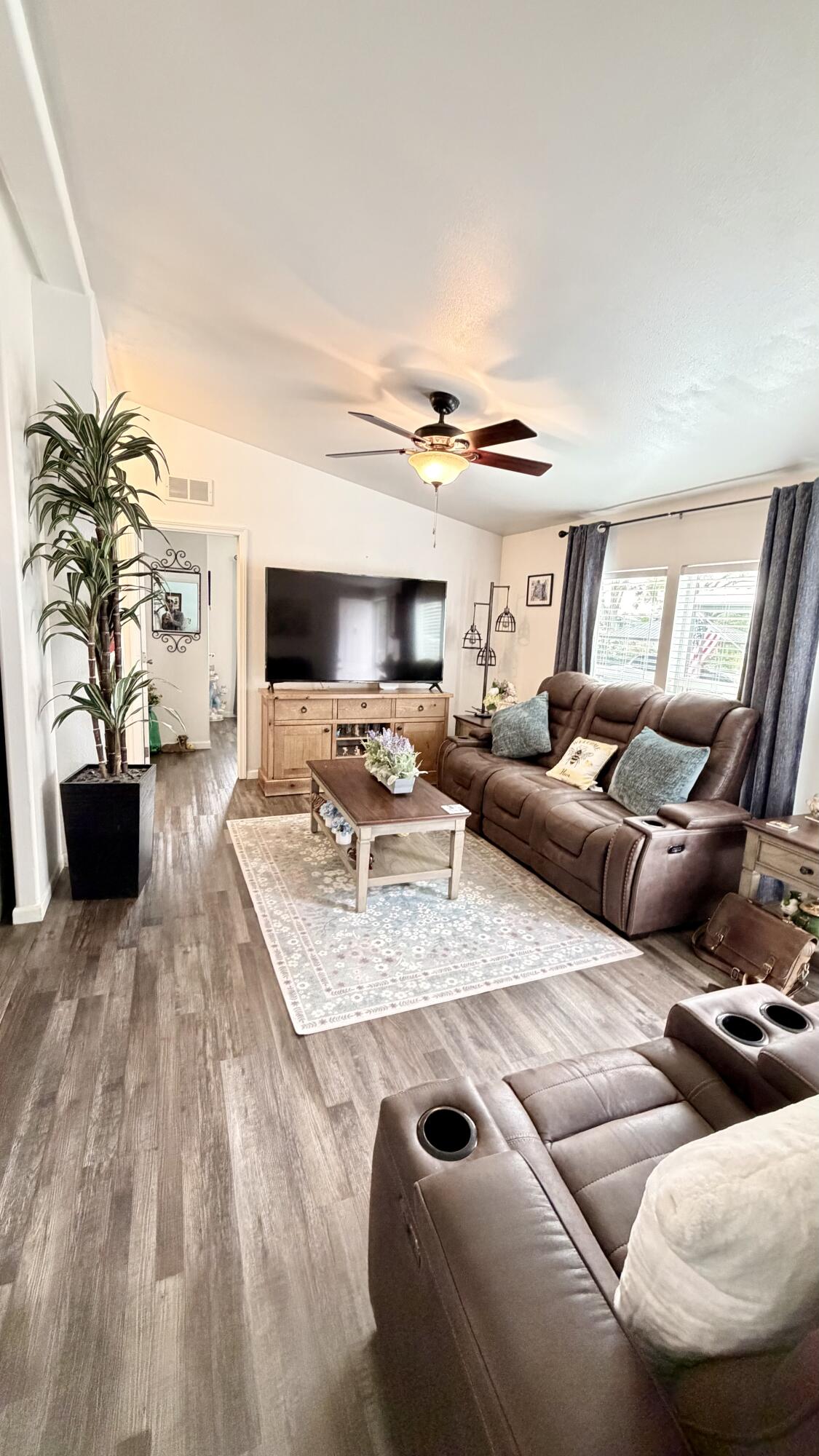 2400 W Midvalley Ave, Visalia, CA 93277