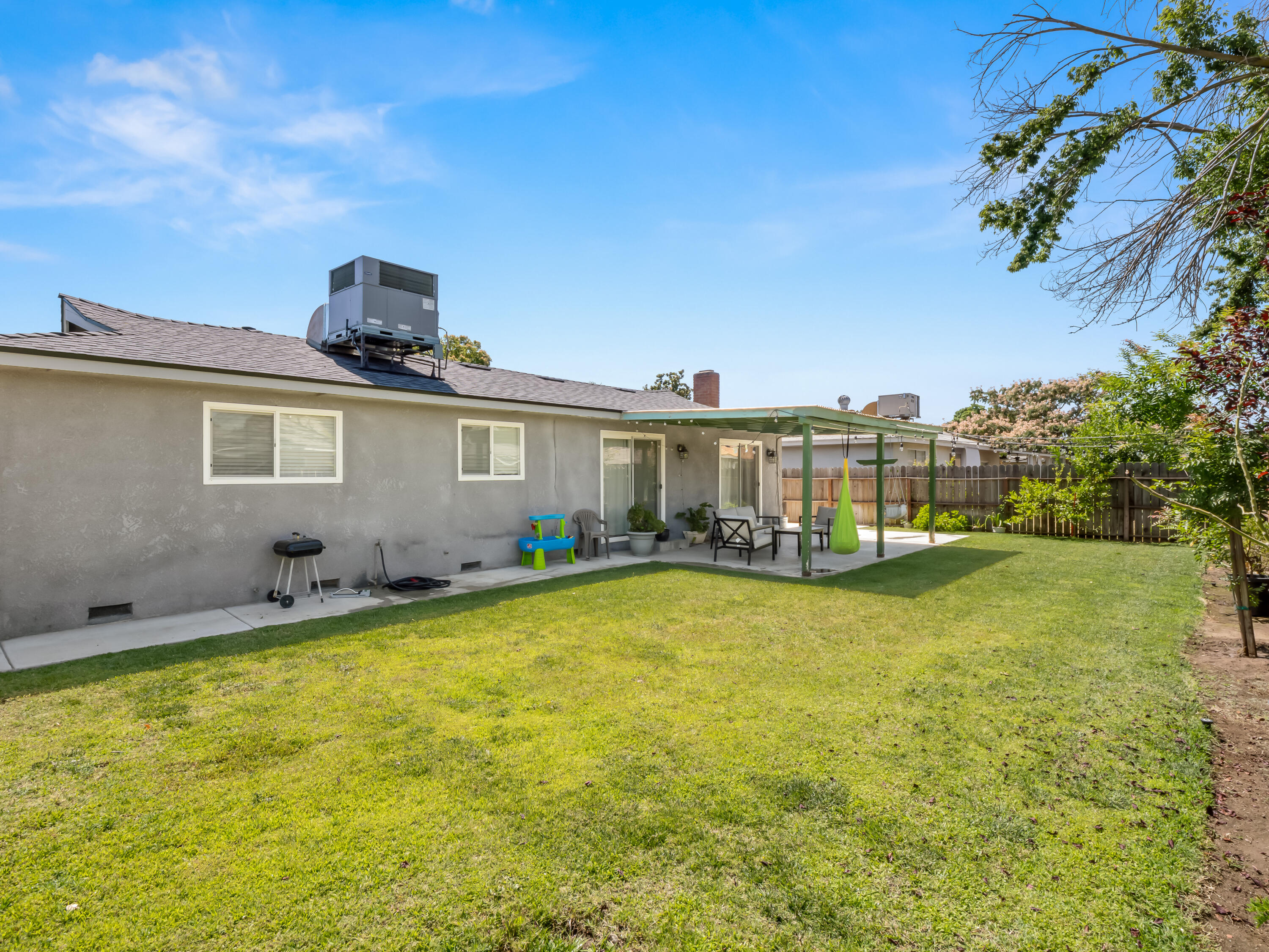 4535 N Laureen Ave, Fresno, CA 93726