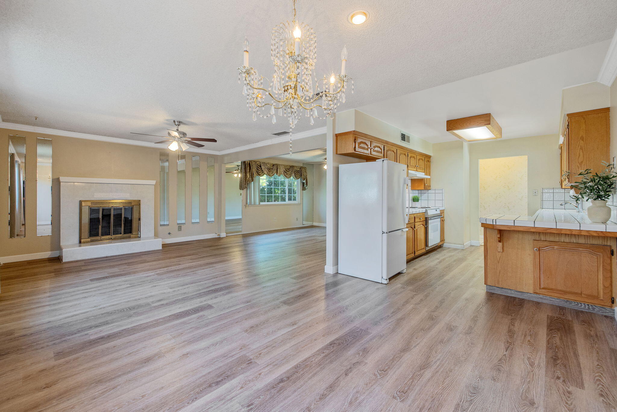 4909 E Fillmore Ave, Fresno, CA 93727
