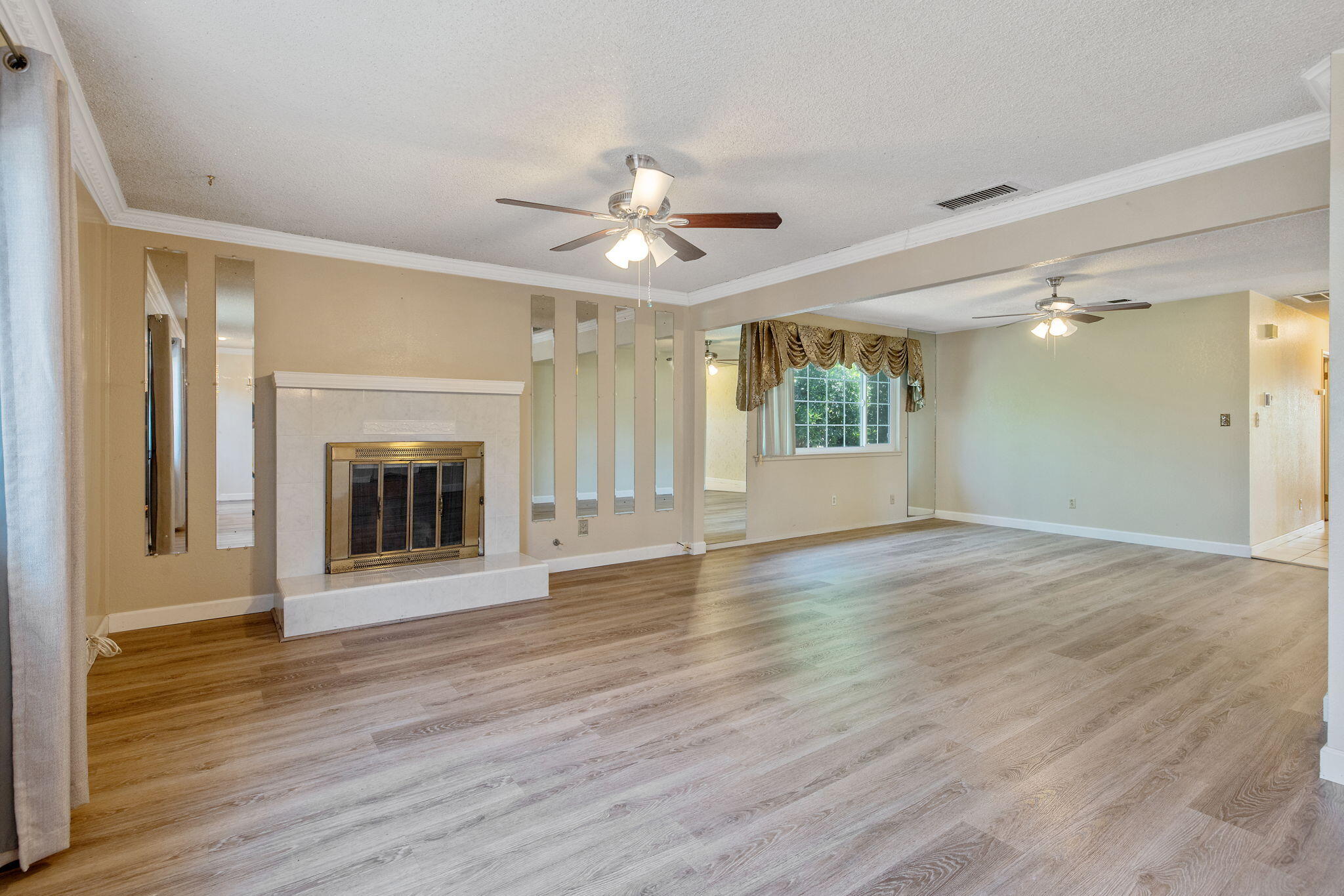4909 E Fillmore Ave, Fresno, CA 93727