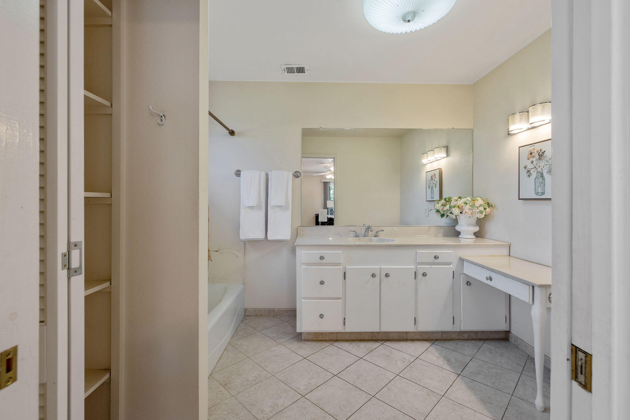 4909 E Fillmore Ave, Fresno, CA 93727