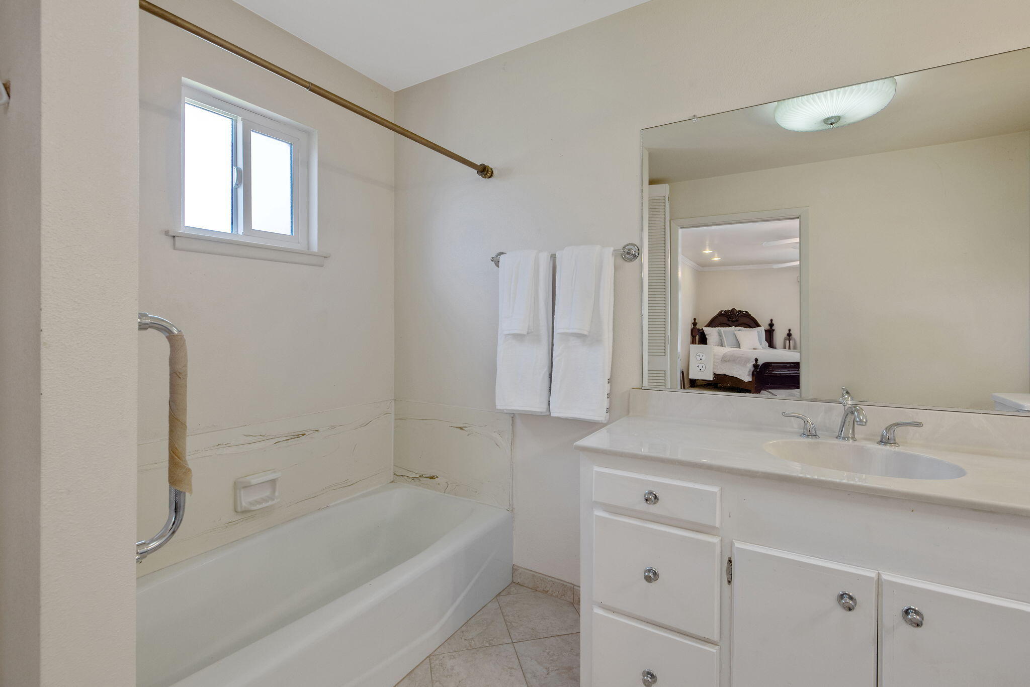 4909 E Fillmore Ave, Fresno, CA 93727