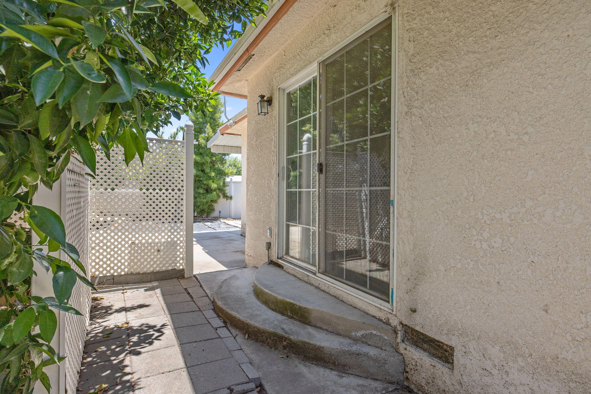 4909 E Fillmore Ave, Fresno, CA 93727