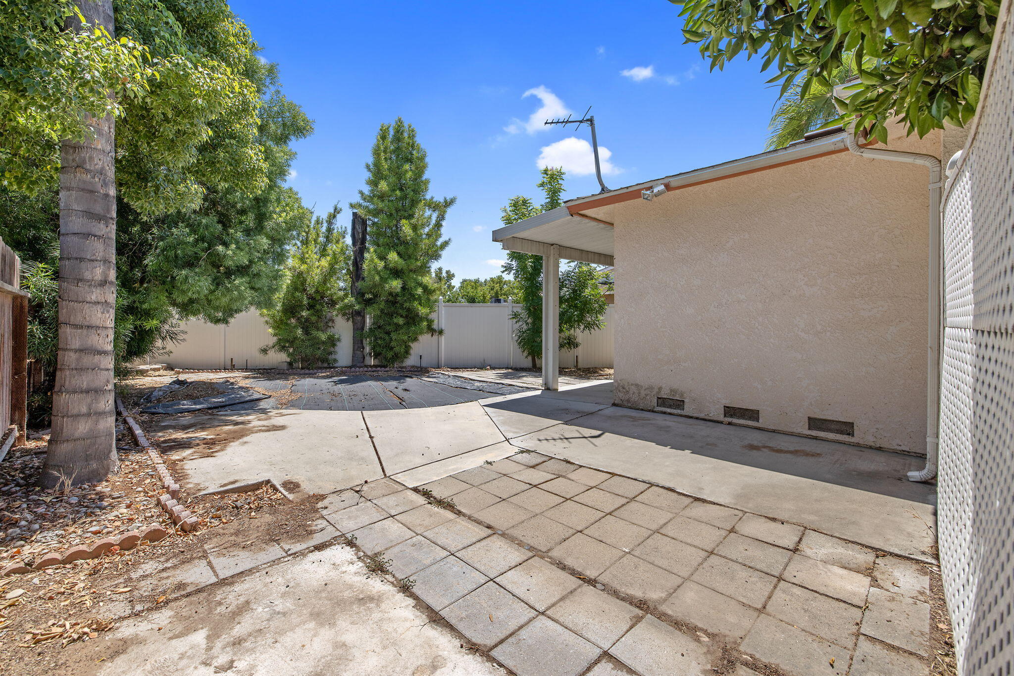 4909 E Fillmore Ave, Fresno, CA 93727