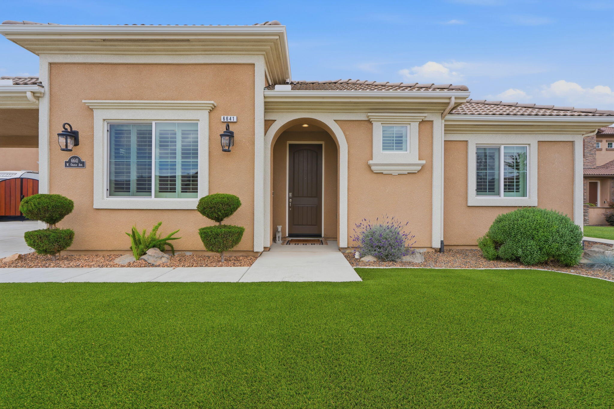 6641 W Oriole Ave, Visalia, CA 93291