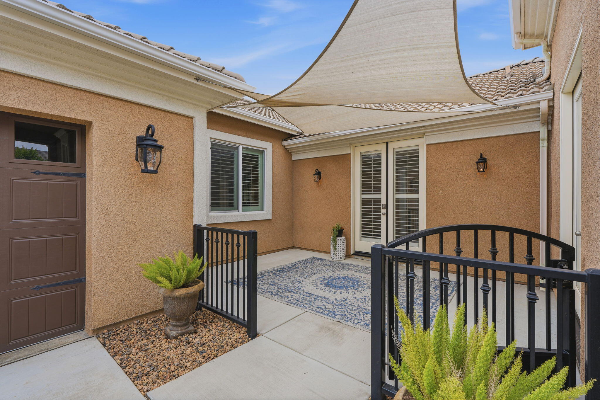 6641 W Oriole Ave, Visalia, CA 93291