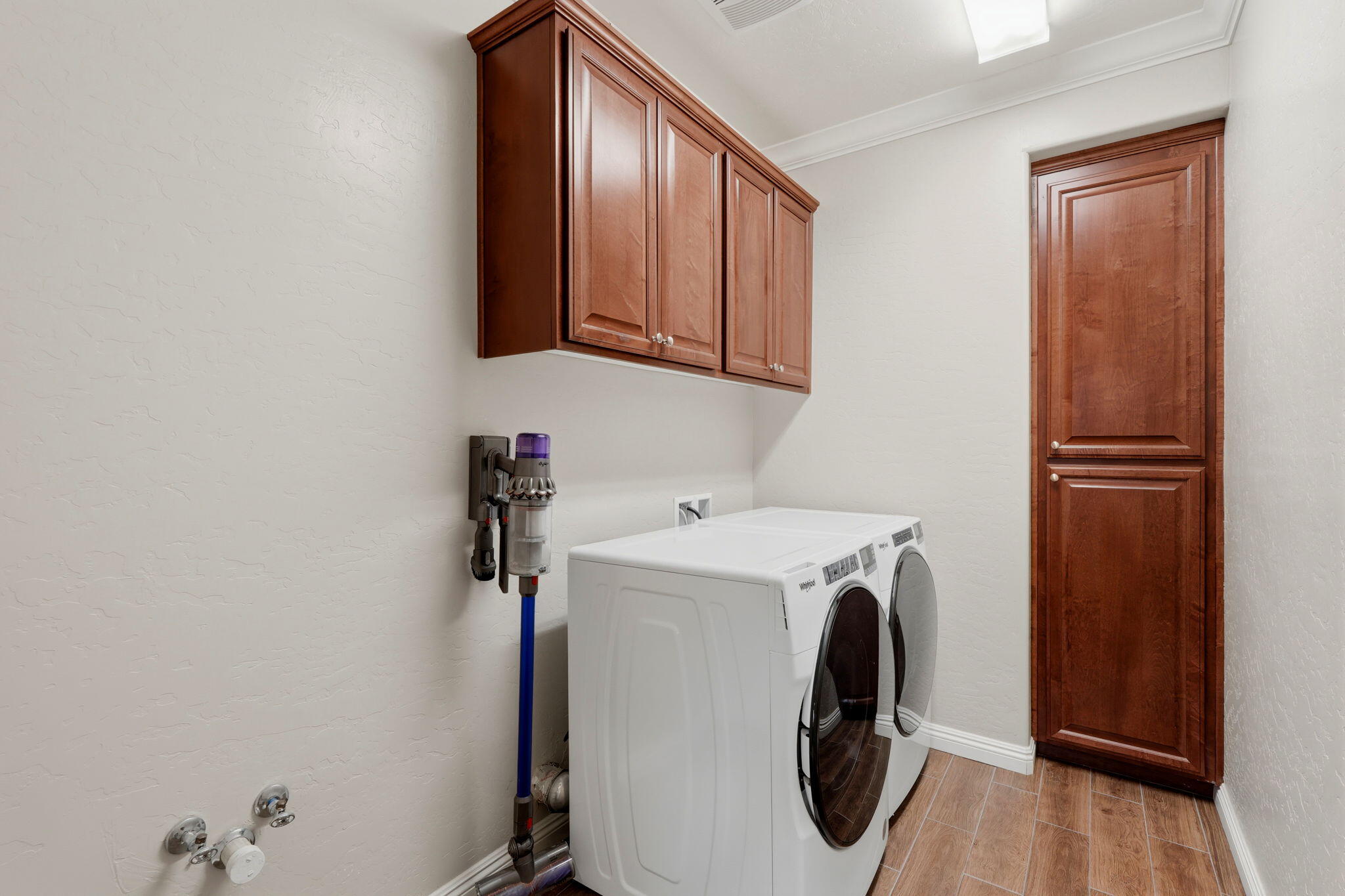 6641 W Oriole Ave, Visalia, CA 93291