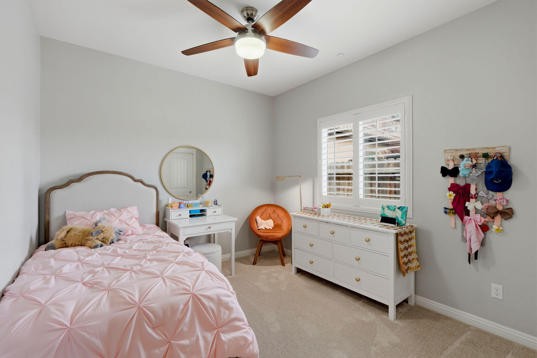 6641 W Oriole Ave, Visalia, CA 93291