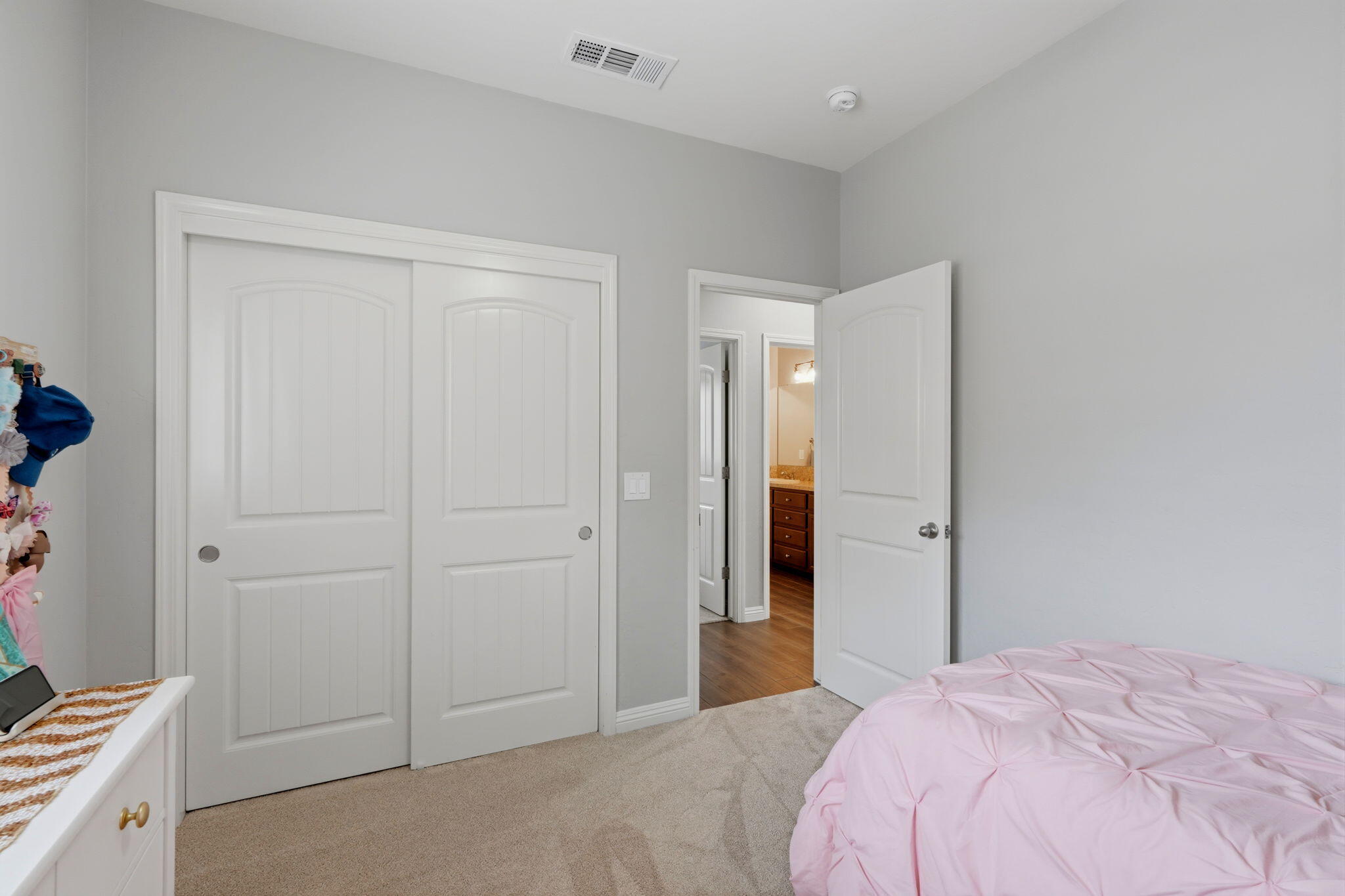 6641 W Oriole Ave, Visalia, CA 93291