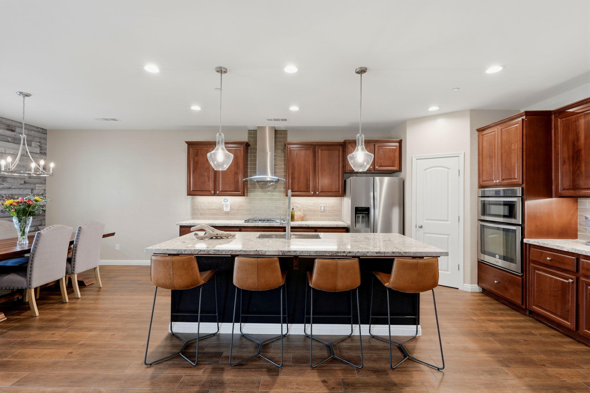 6641 W Oriole Ave, Visalia, CA 93291