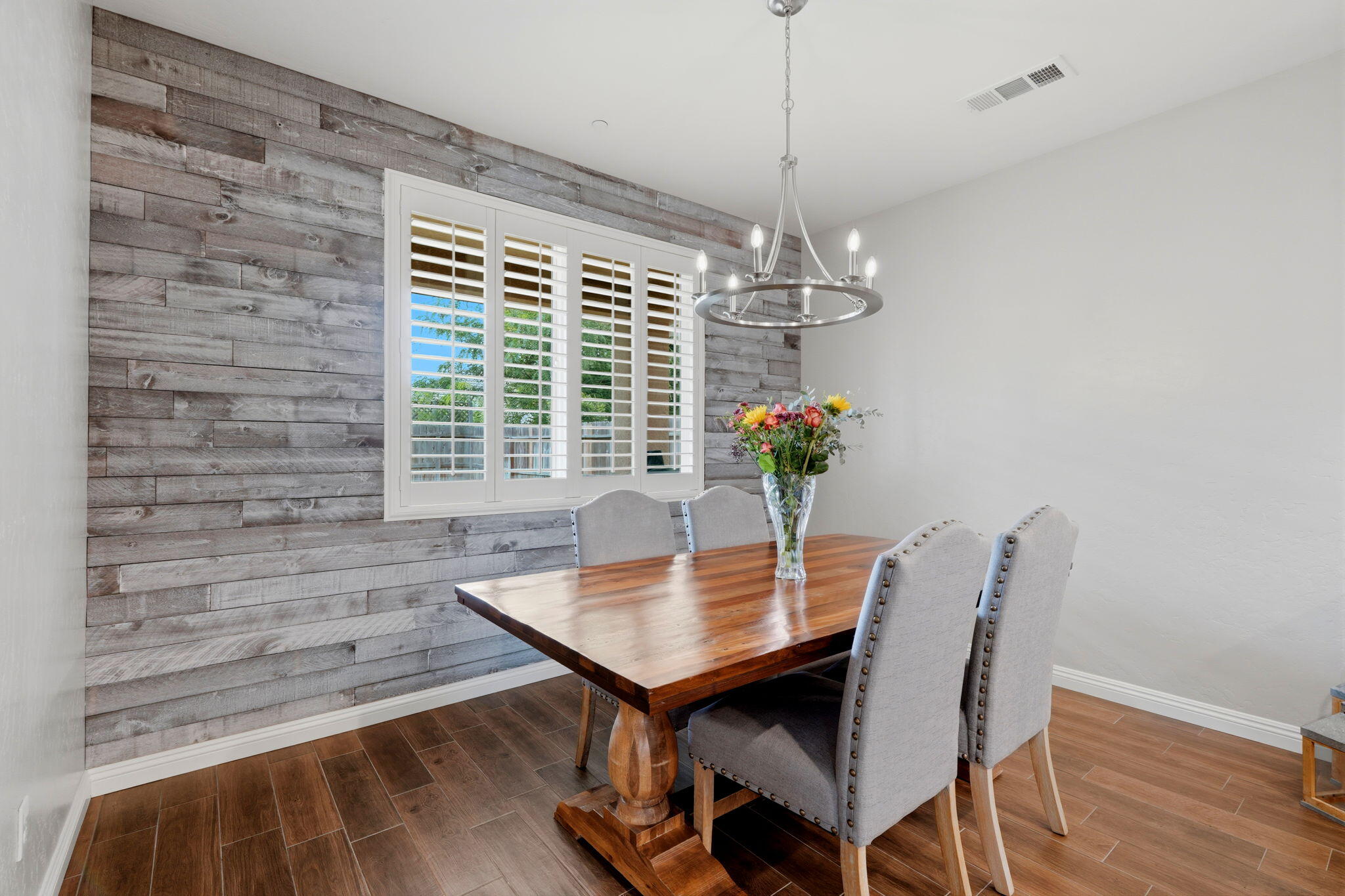 6641 W Oriole Ave, Visalia, CA 93291