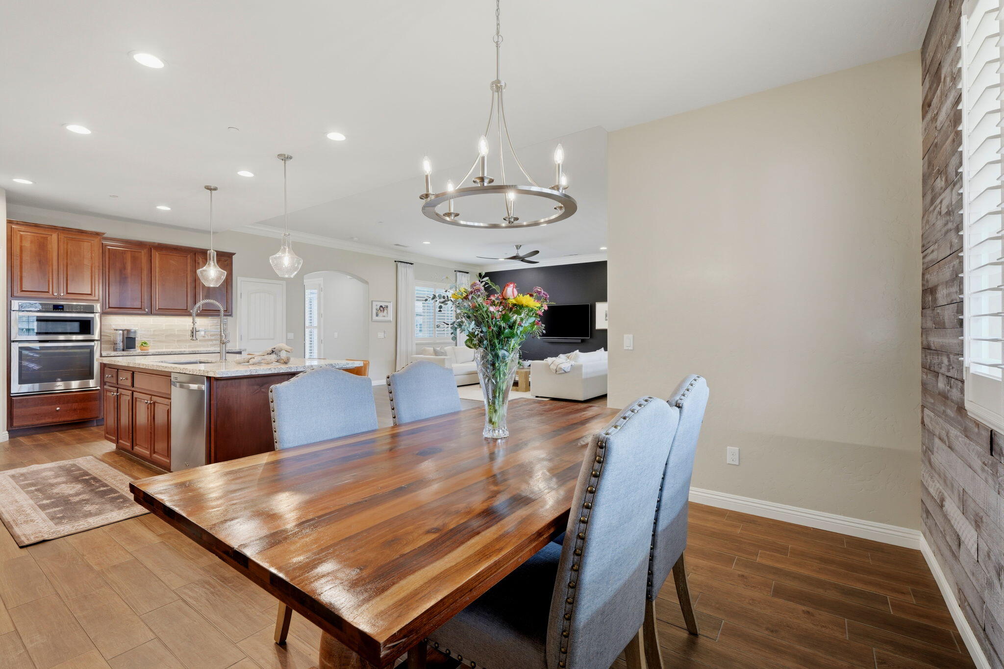 6641 W Oriole Ave, Visalia, CA 93291