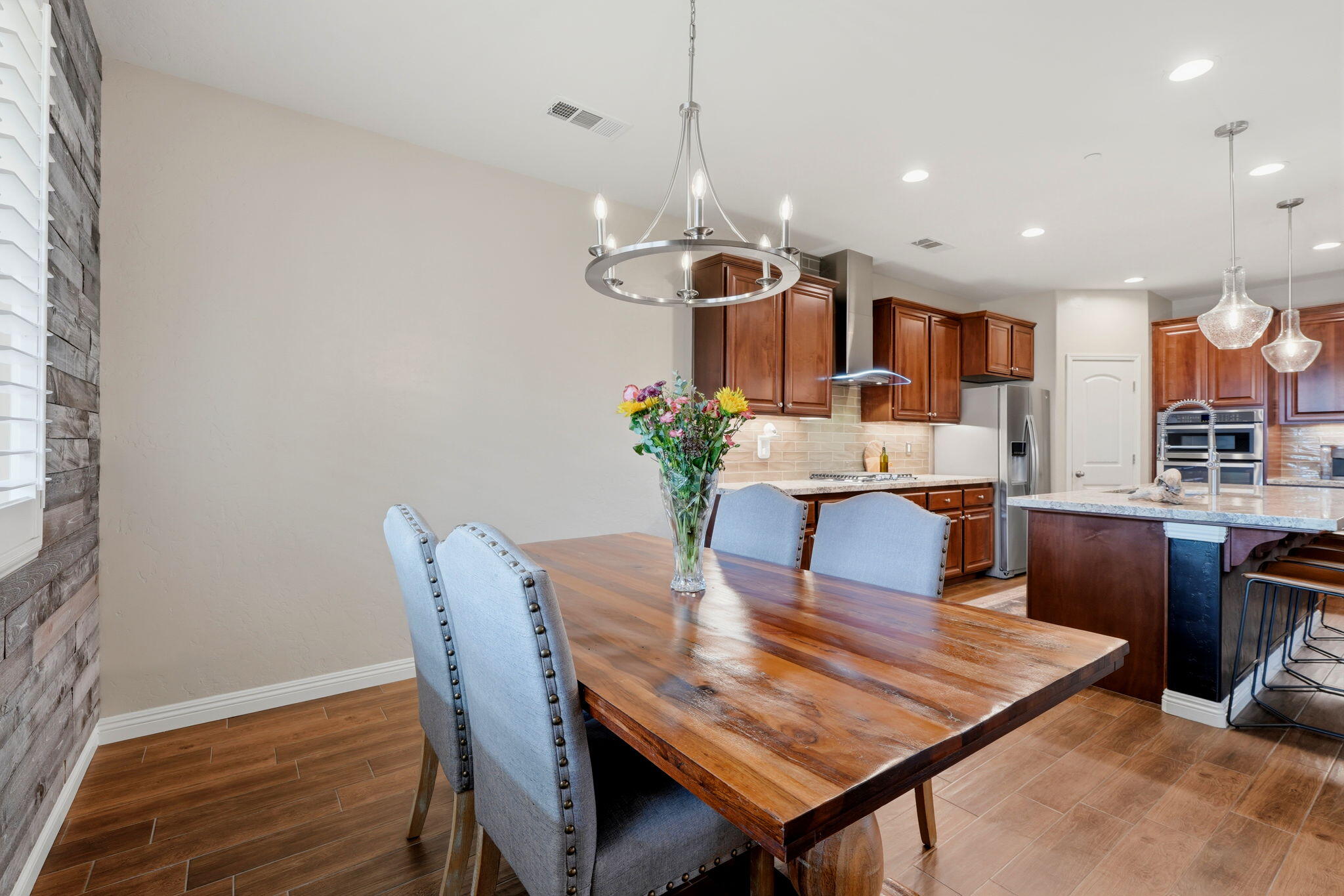 6641 W Oriole Ave, Visalia, CA 93291