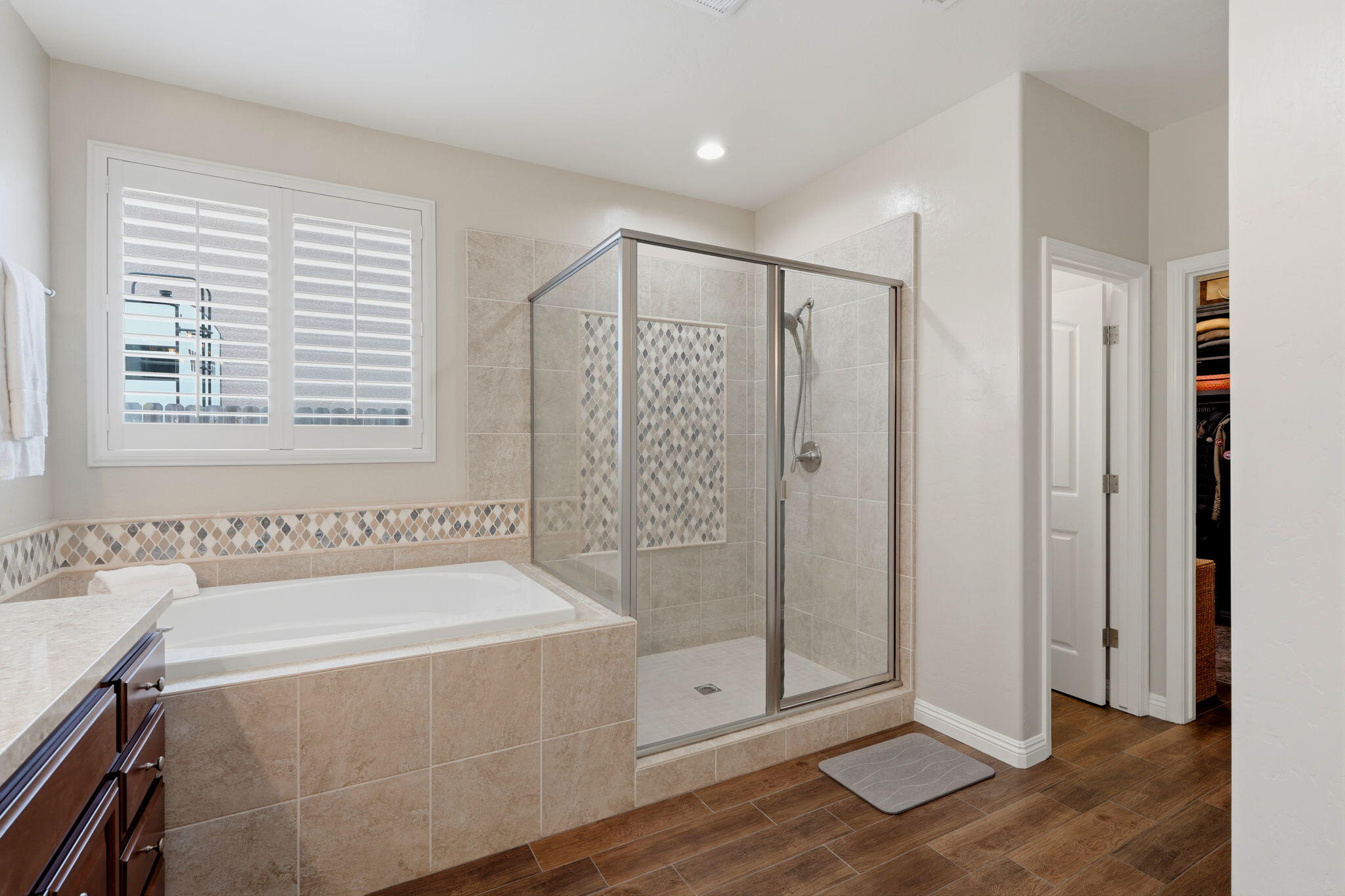 6641 W Oriole Ave, Visalia, CA 93291