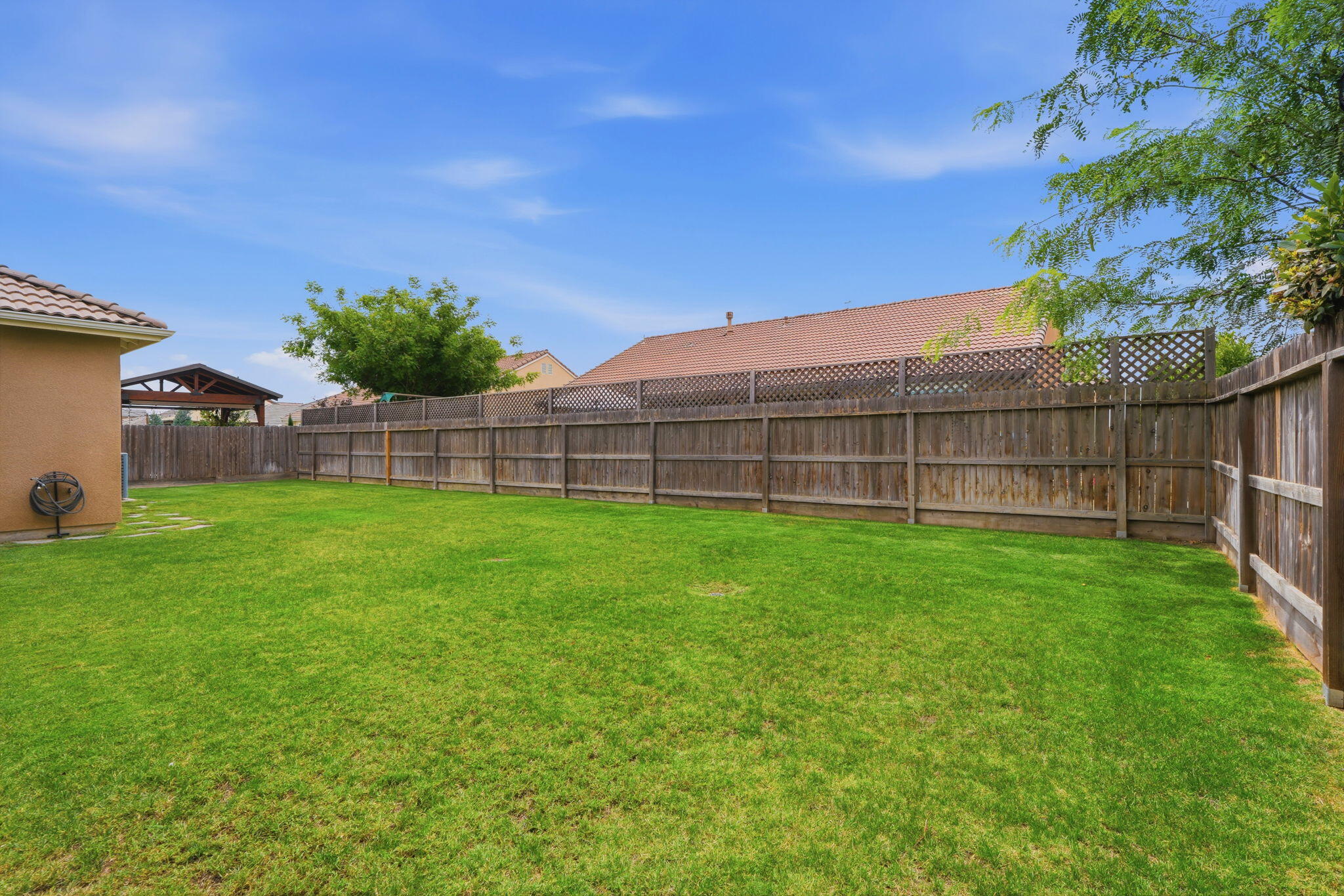 6641 W Oriole Ave, Visalia, CA 93291