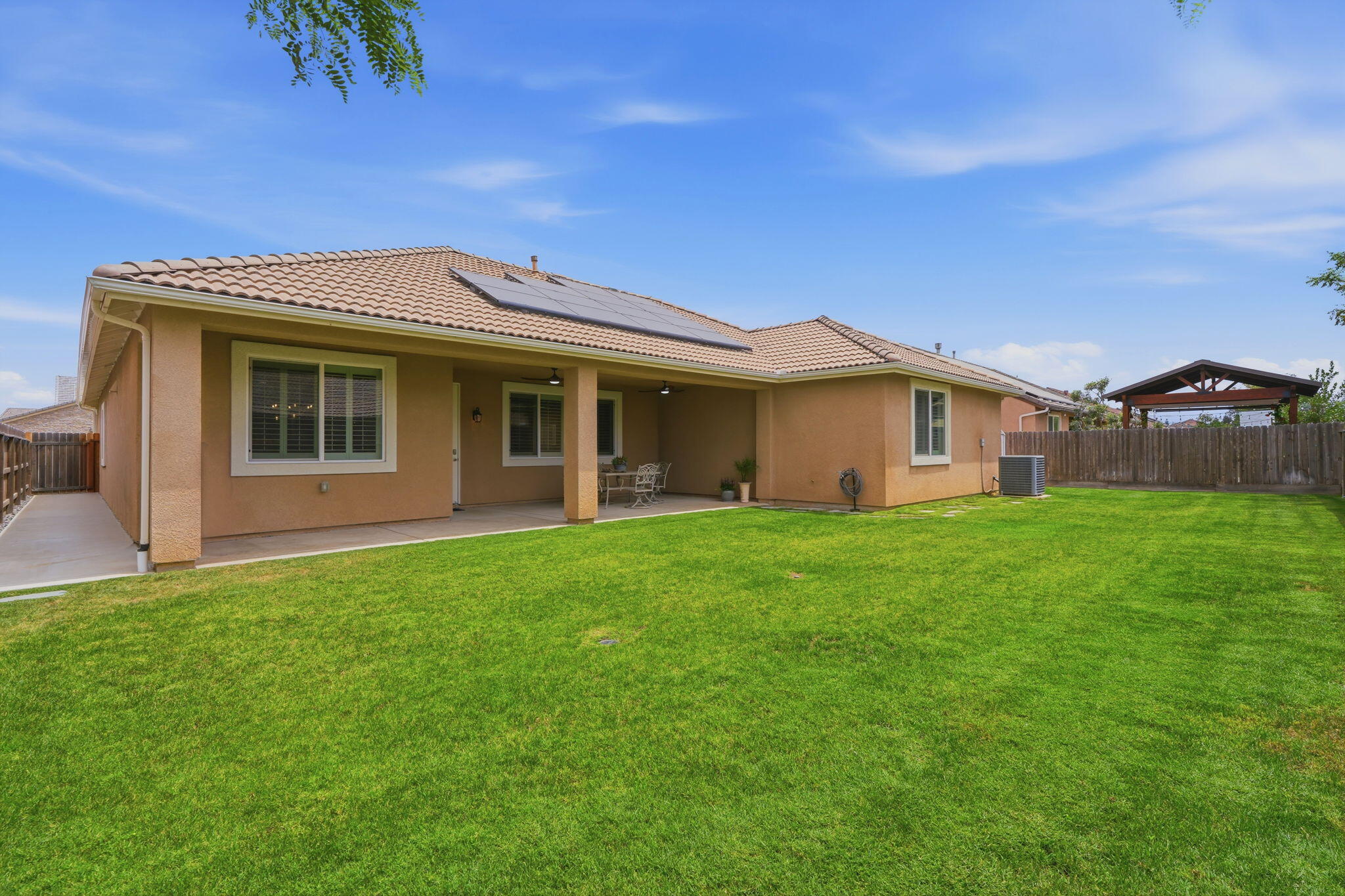 6641 W Oriole Ave, Visalia, CA 93291