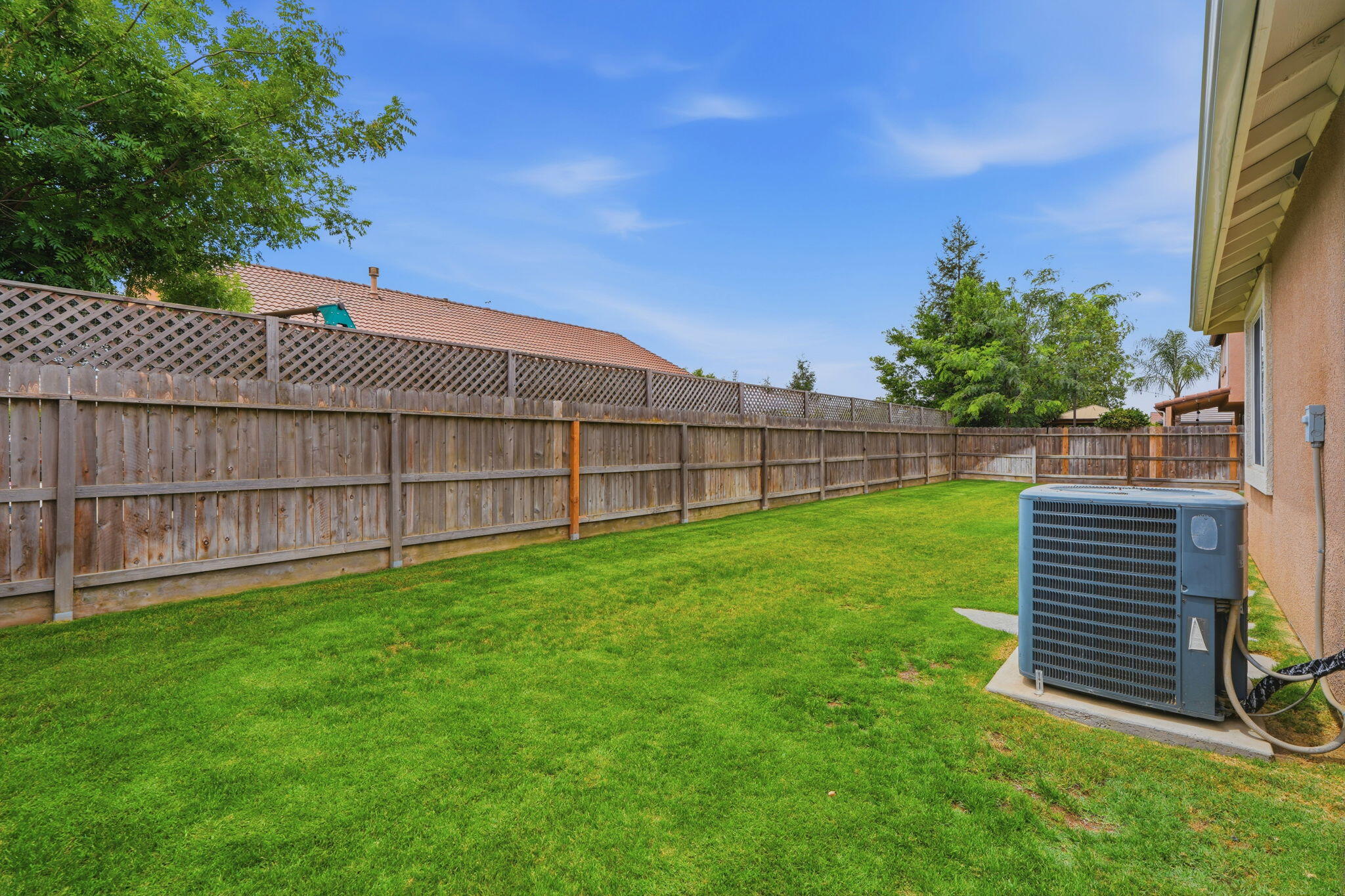 6641 W Oriole Ave, Visalia, CA 93291