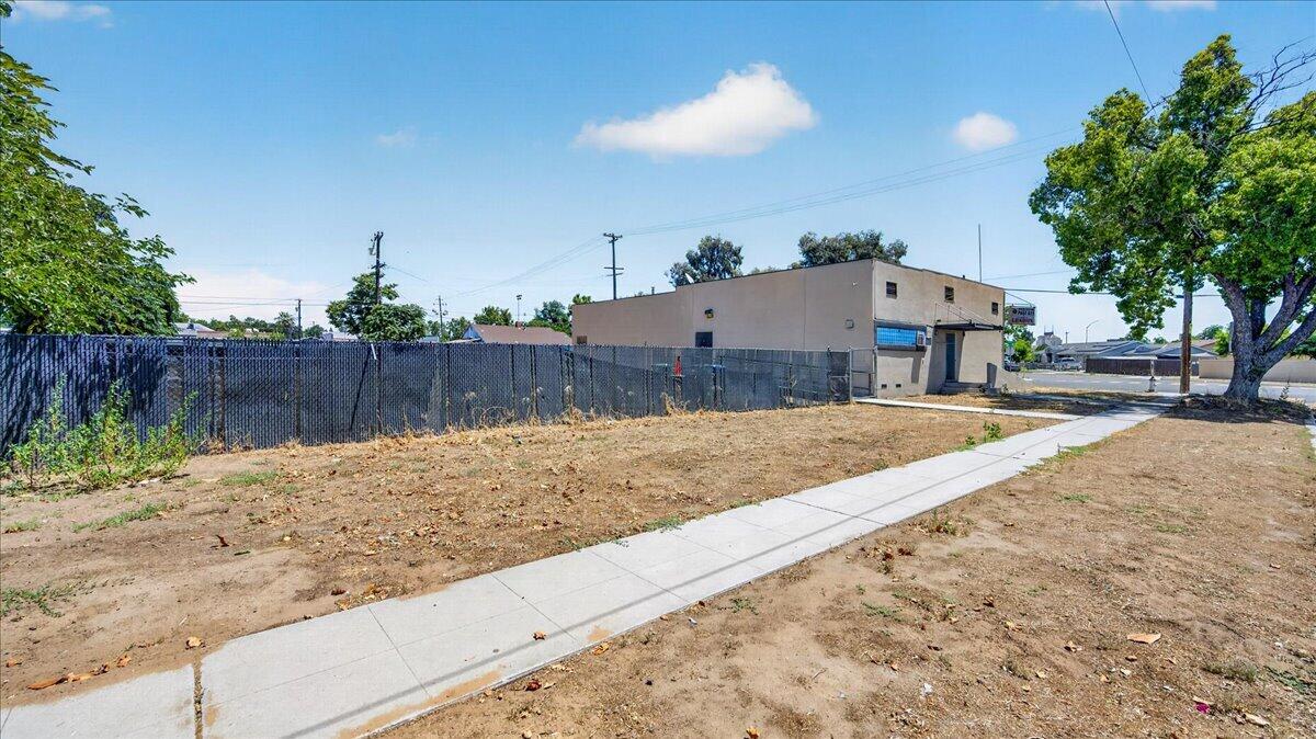 732 S Trinity St, Fresno, CA 93706