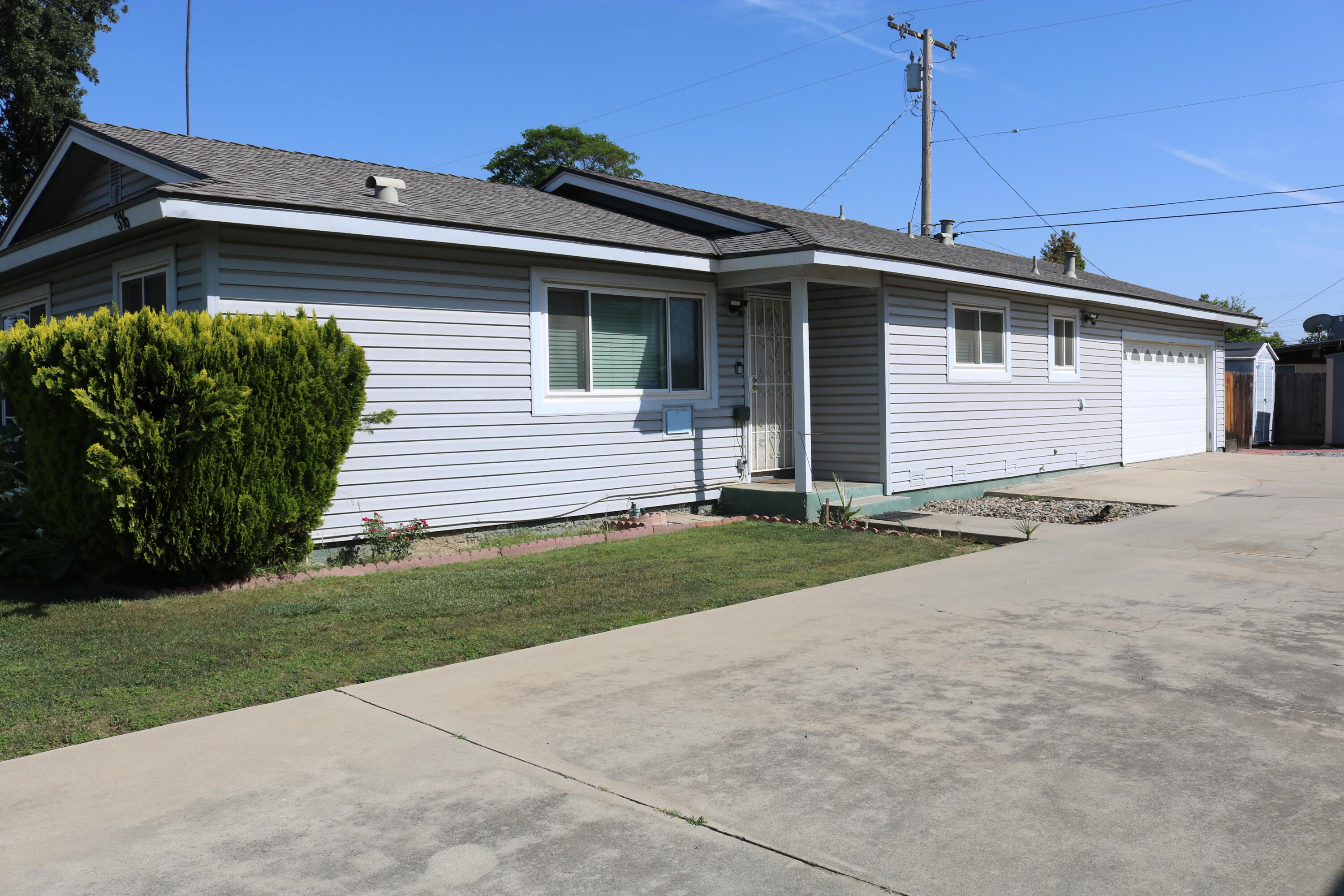 316 Plum Dr, Exeter, CA 93221