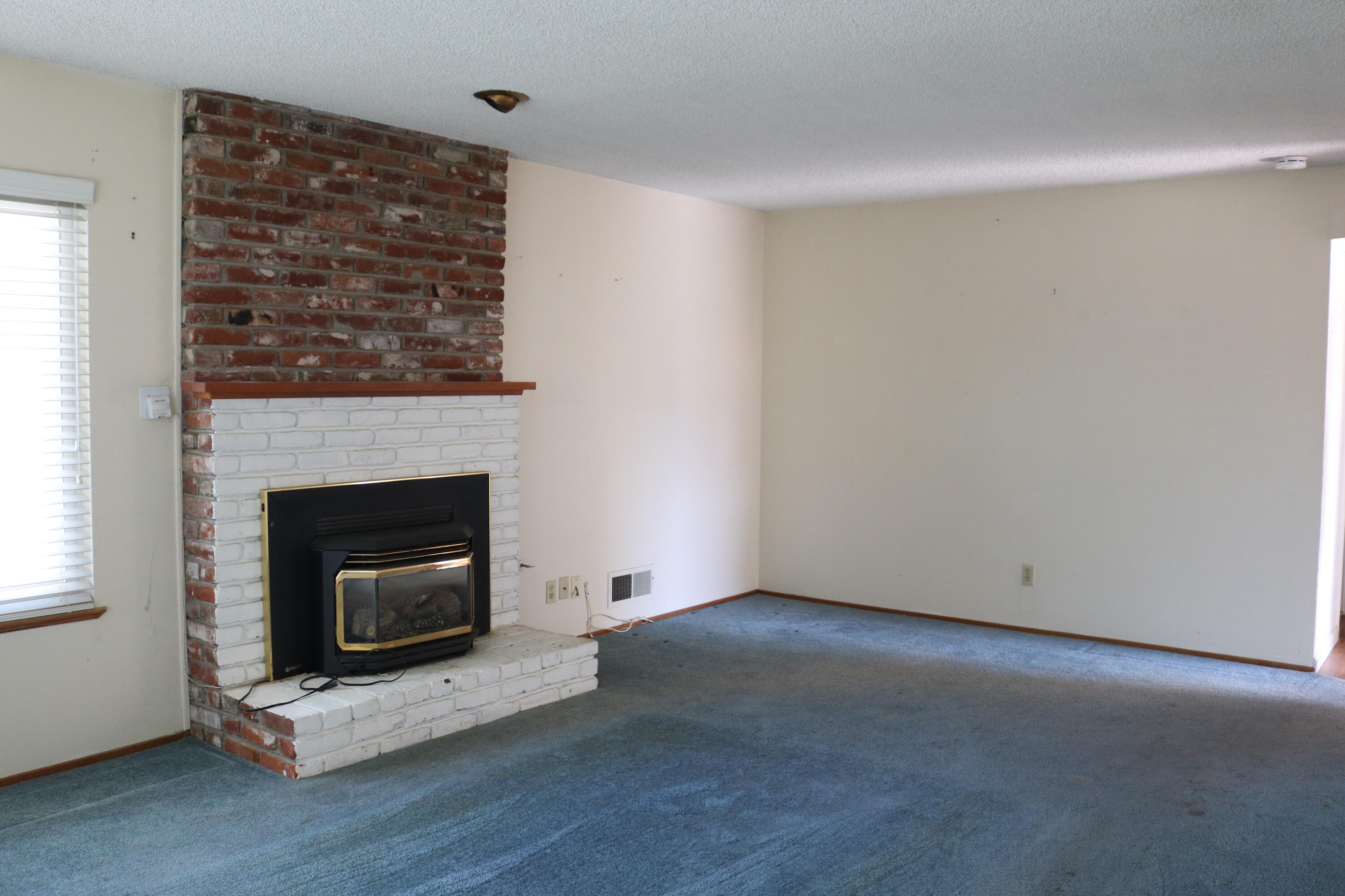 316 Plum Dr, Exeter, CA 93221