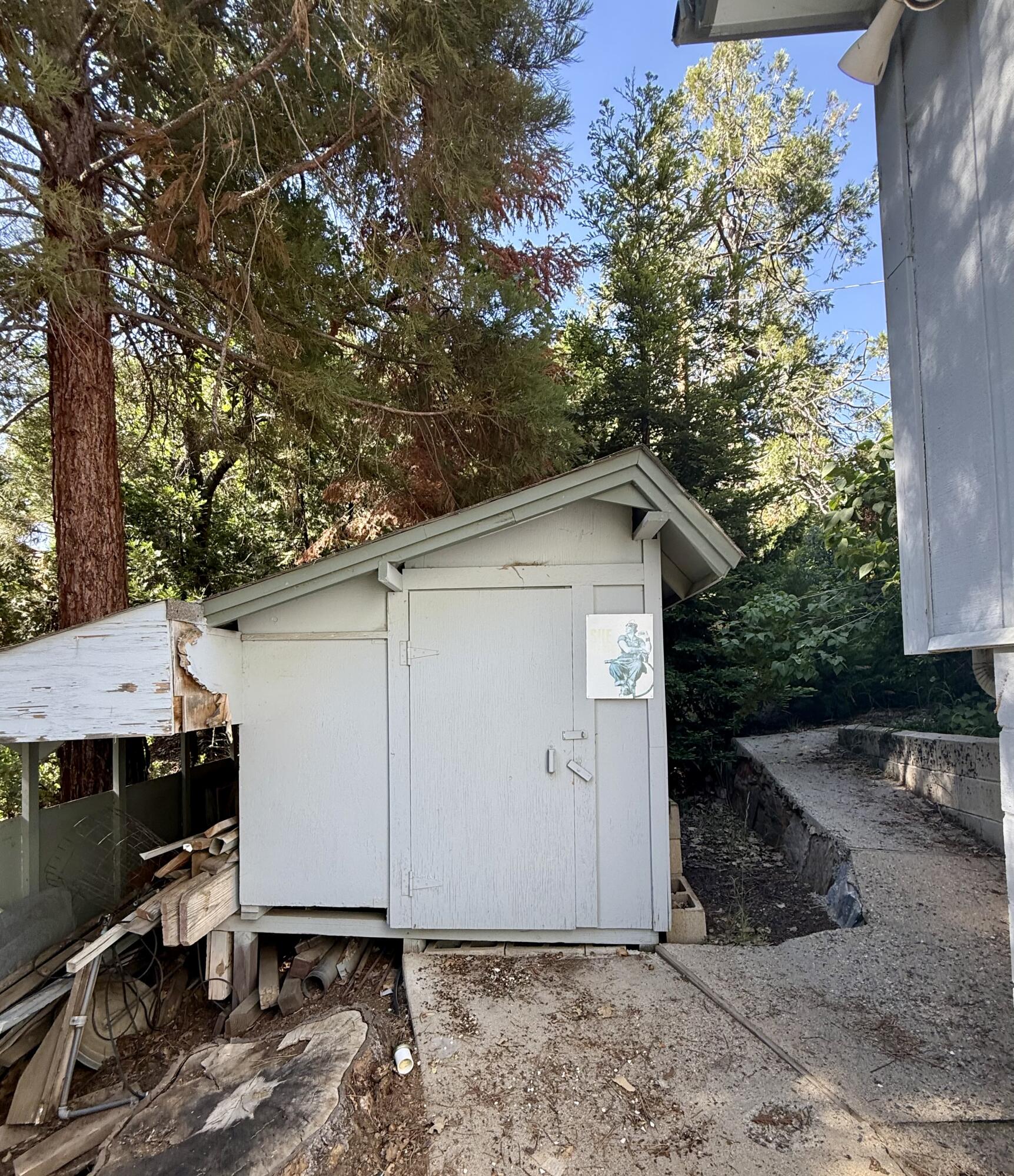 1207 Pine Haven Ct, Springville, CA 93265