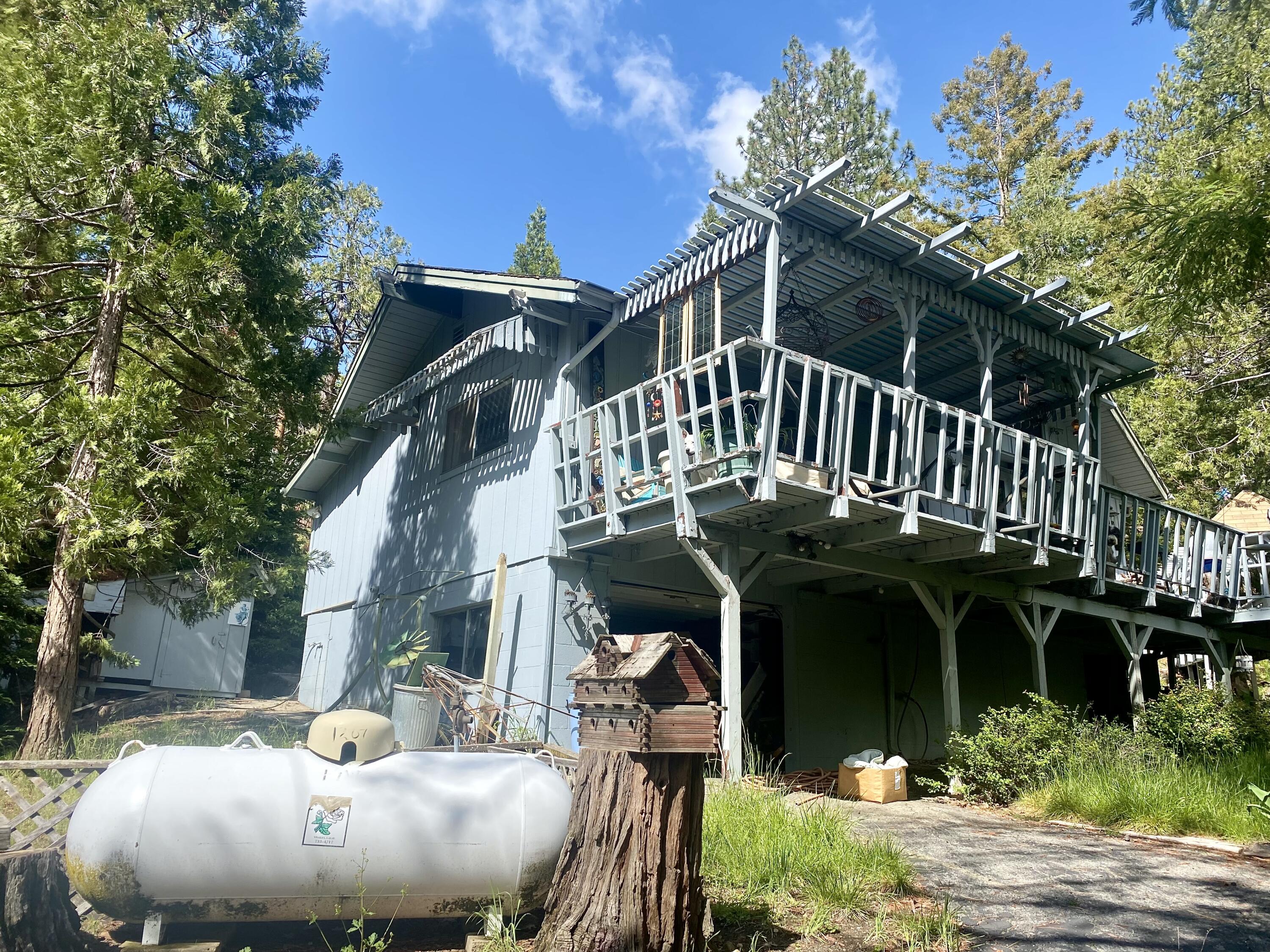 1207 Pine Haven Ct, Springville, CA 93265