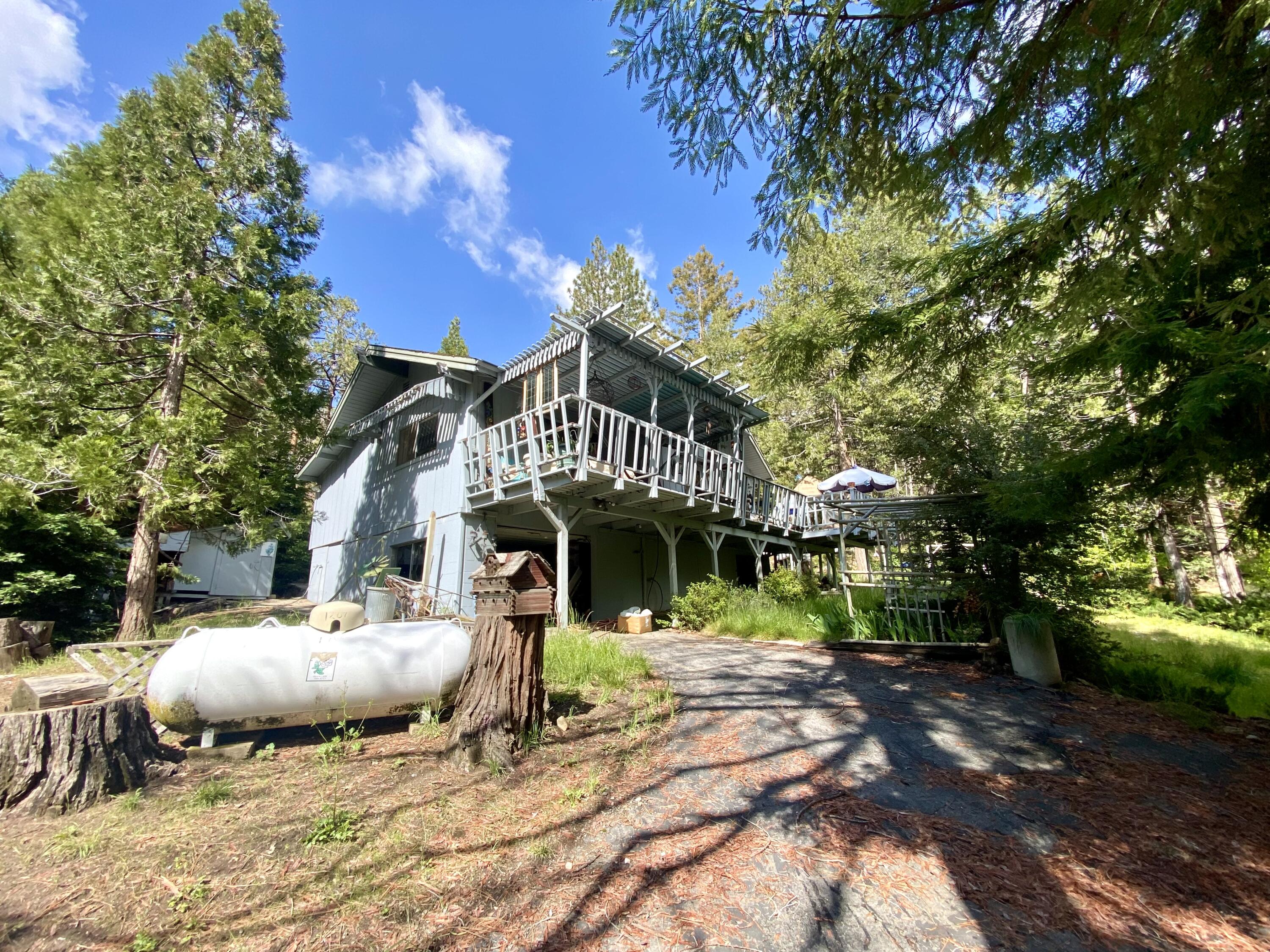 1207 Pine Haven Ct, Springville, CA 93265