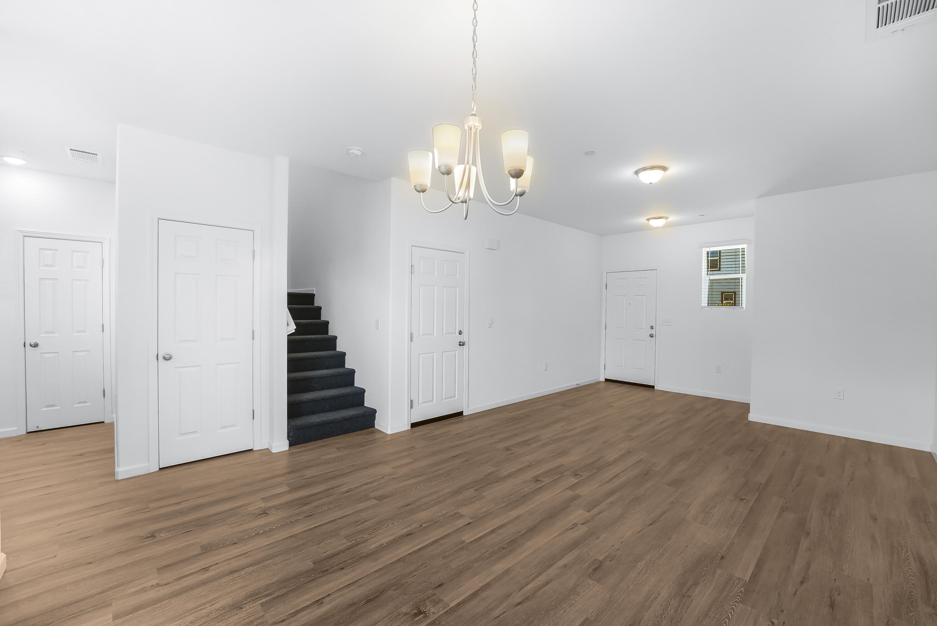 1012 Buena Vista Ln, Hanford, CA 93230