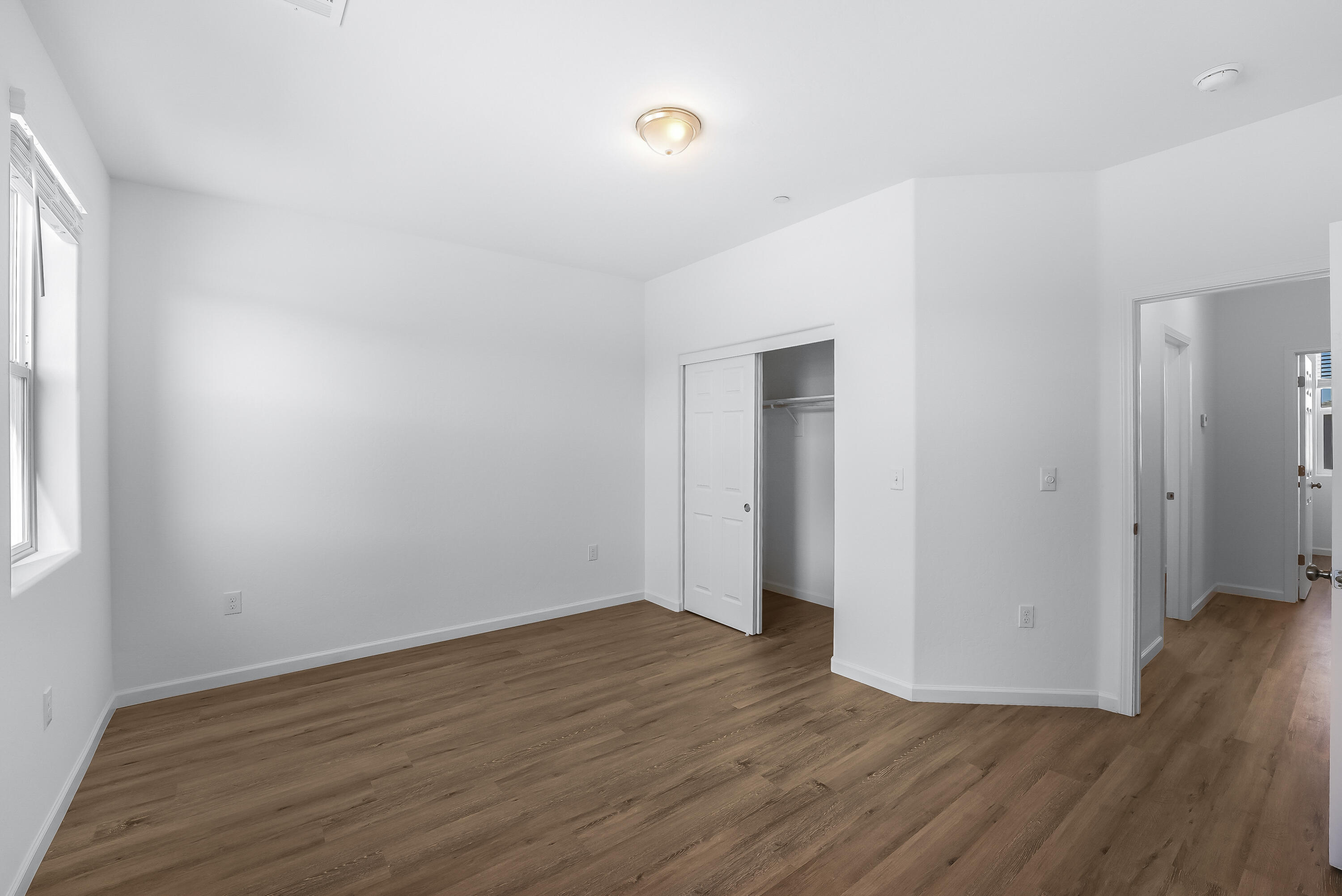 1012 Buena Vista Ln, Hanford, CA 93230