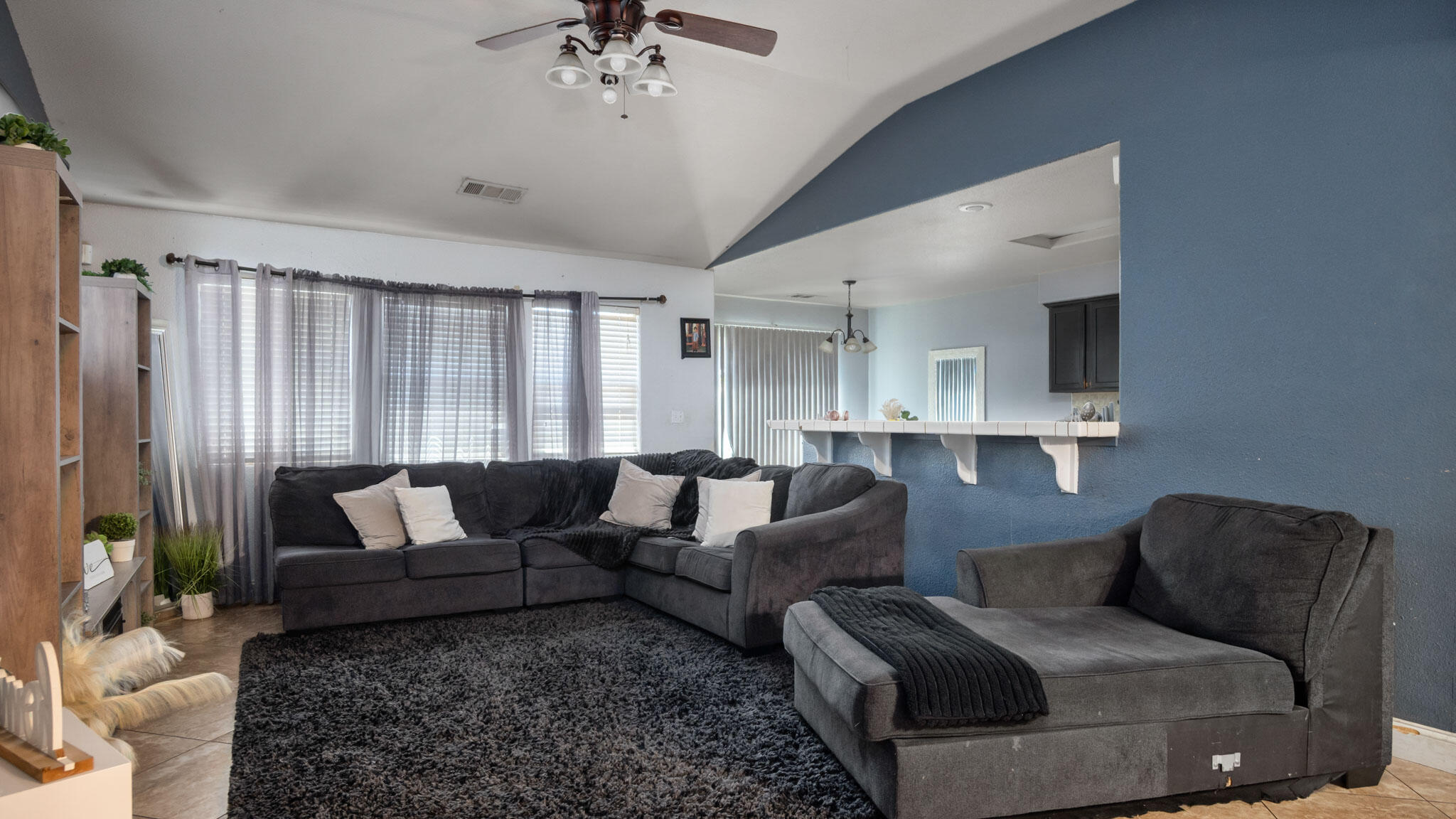 557 S Indiana St, Porterville, CA 93257