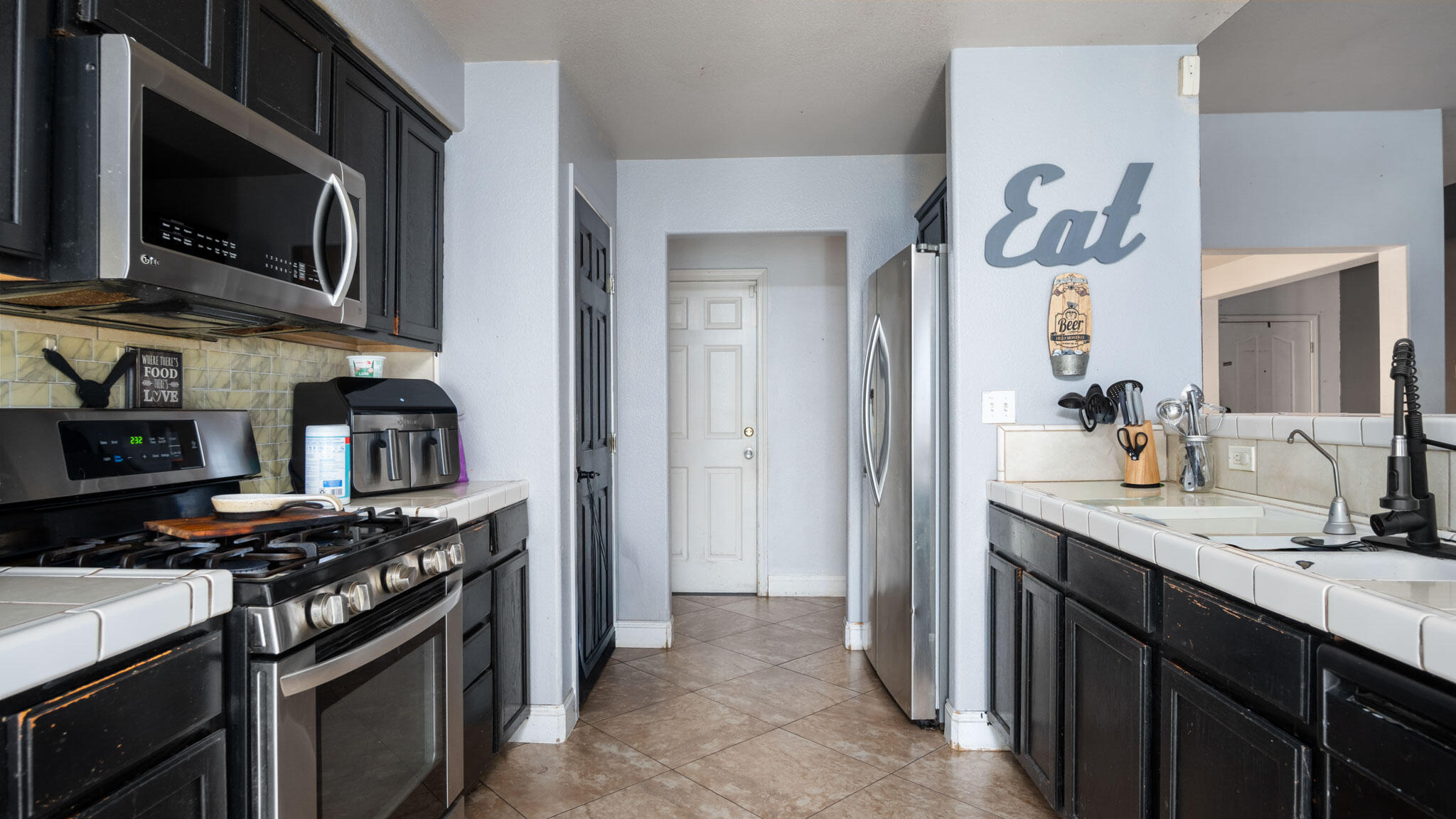 557 S Indiana St, Porterville, CA 93257
