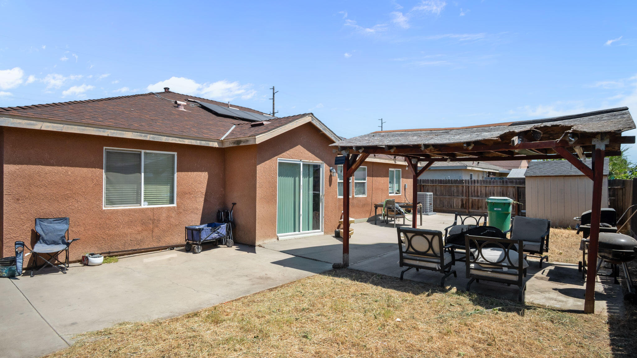 557 S Indiana St, Porterville, CA 93257