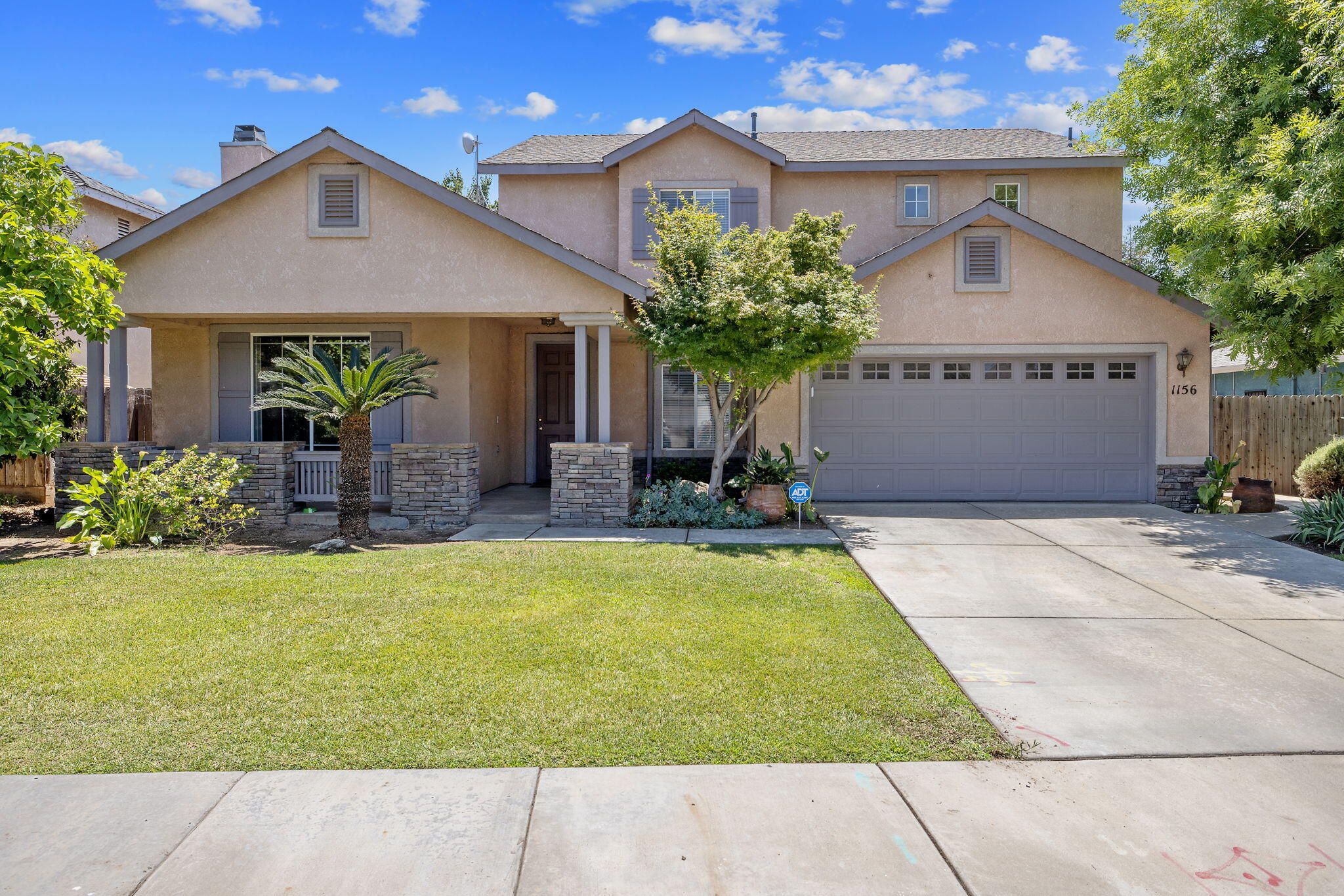 1156 Joy Ct, Exeter, CA 93221