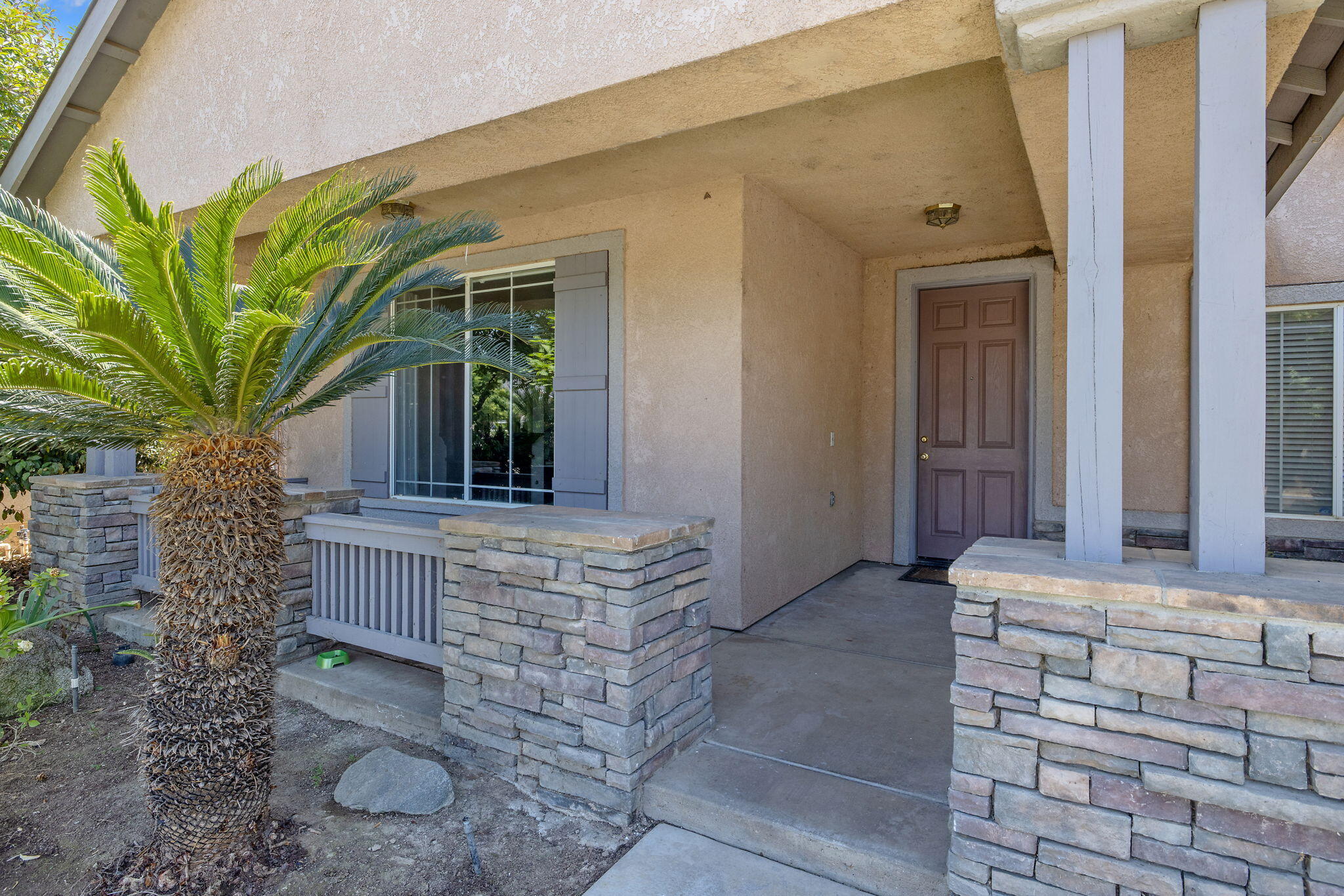 1156 Joy Ct, Exeter, CA 93221