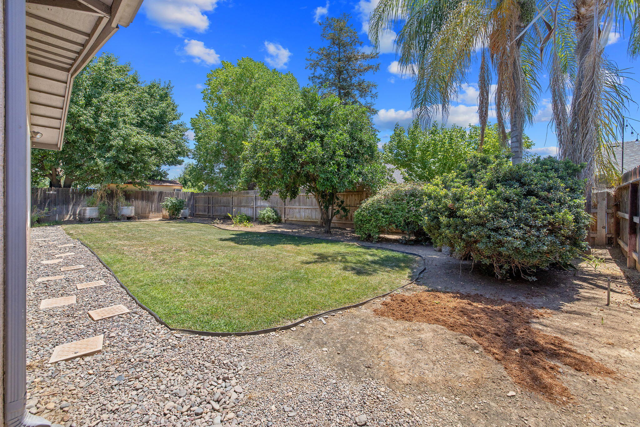 1156 Joy Ct, Exeter, CA 93221