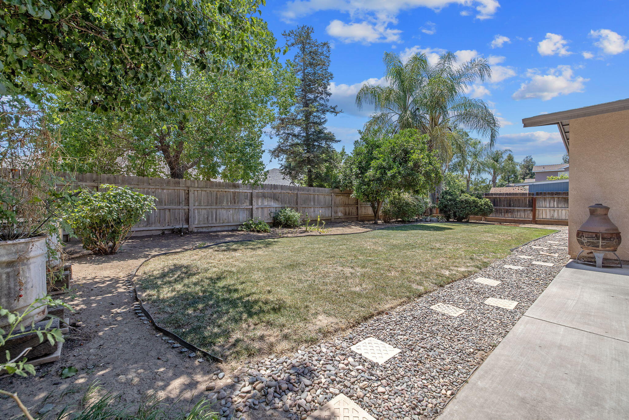 1156 Joy Ct, Exeter, CA 93221