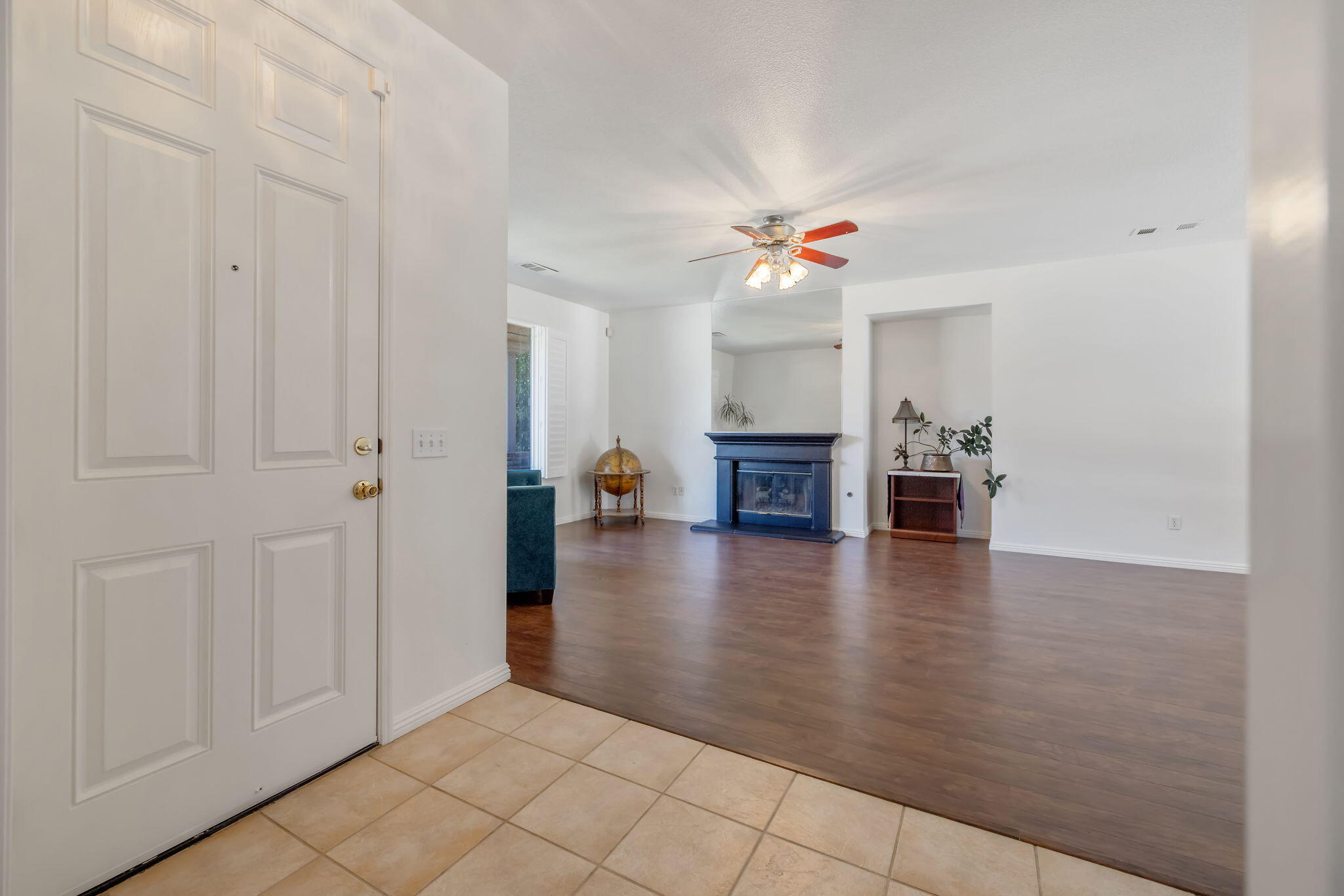 1156 Joy Ct, Exeter, CA 93221