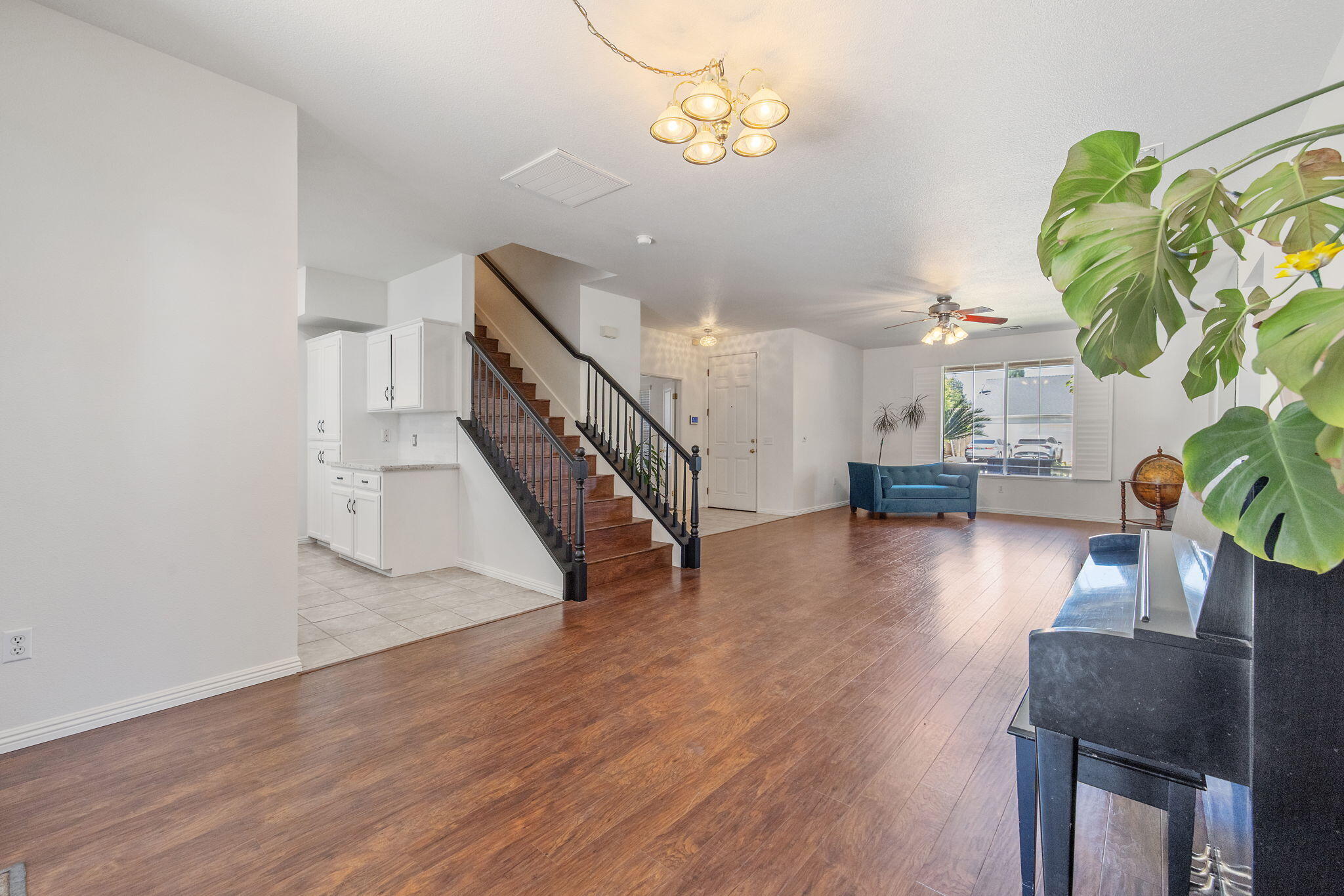 1156 Joy Ct, Exeter, CA 93221