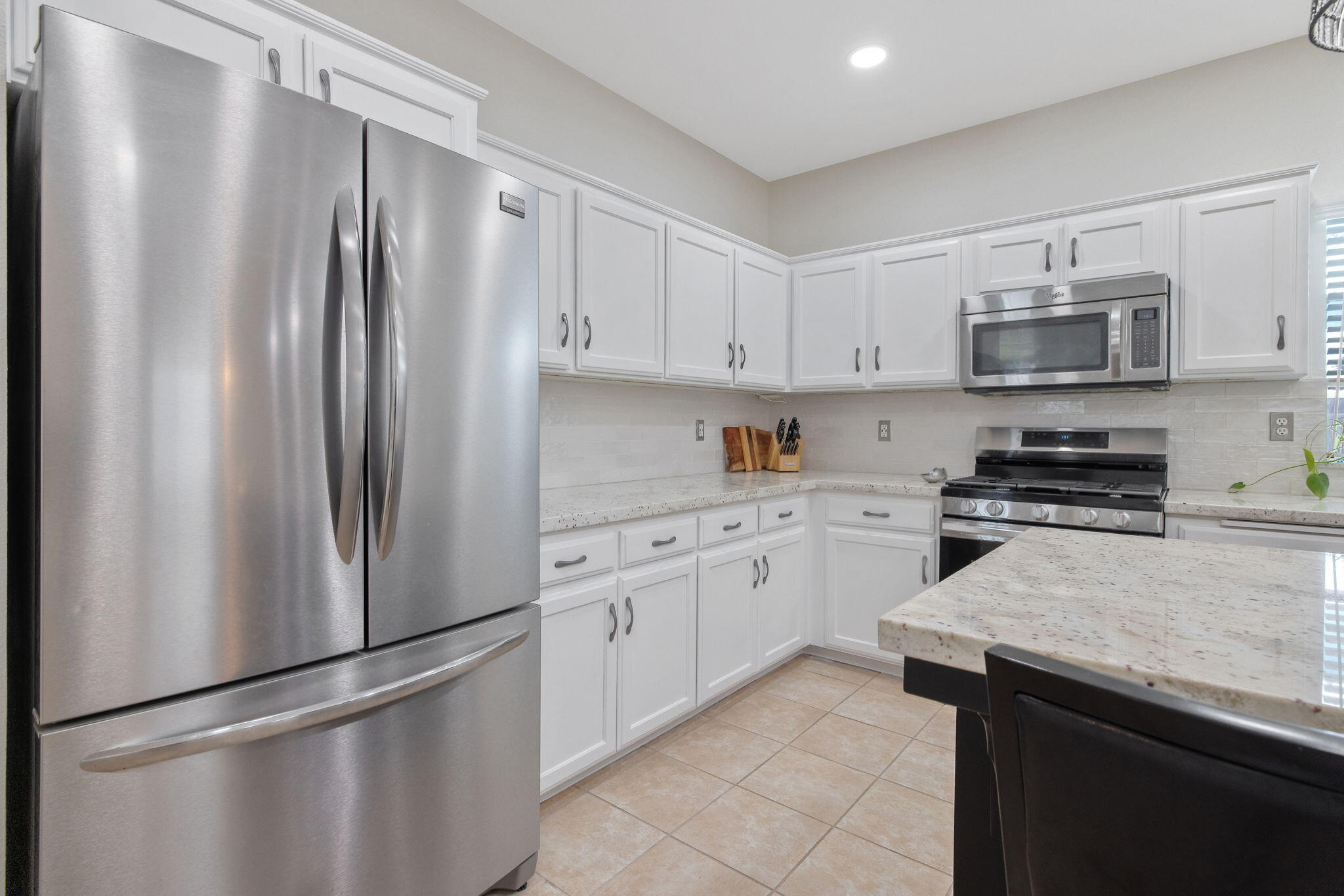 1156 Joy Ct, Exeter, CA 93221
