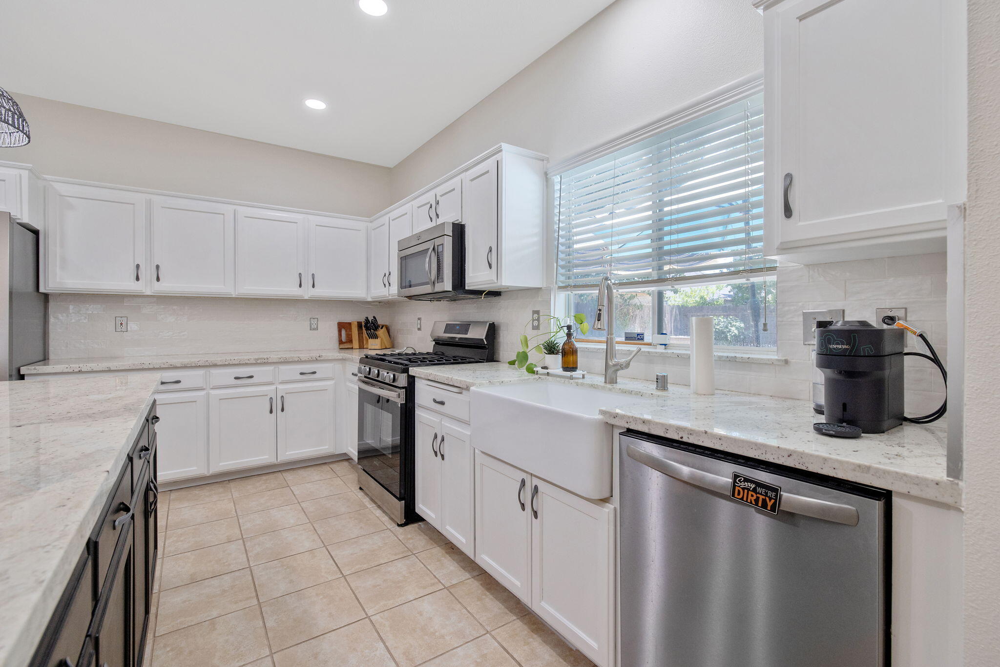 1156 Joy Ct, Exeter, CA 93221