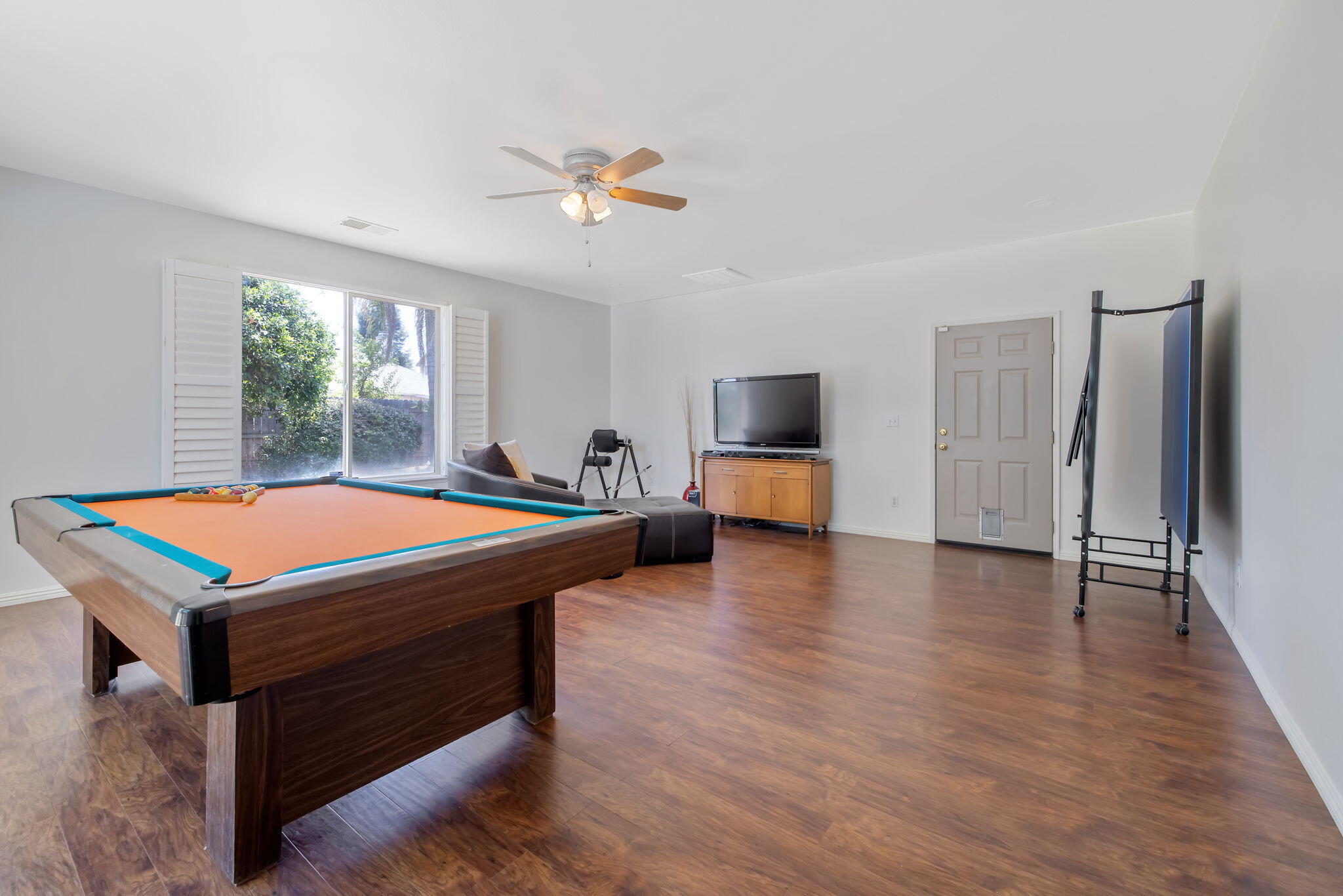 1156 Joy Ct, Exeter, CA 93221