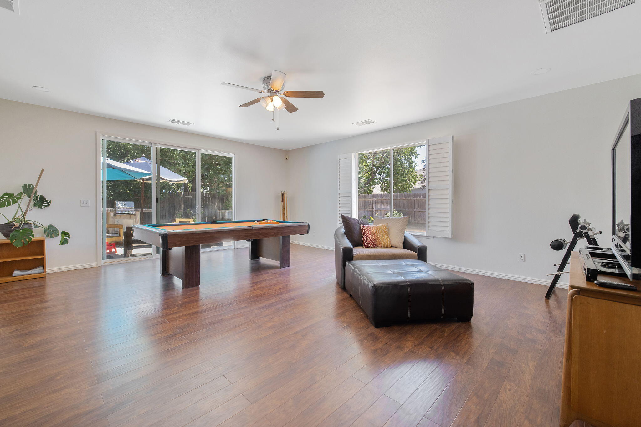1156 Joy Ct, Exeter, CA 93221
