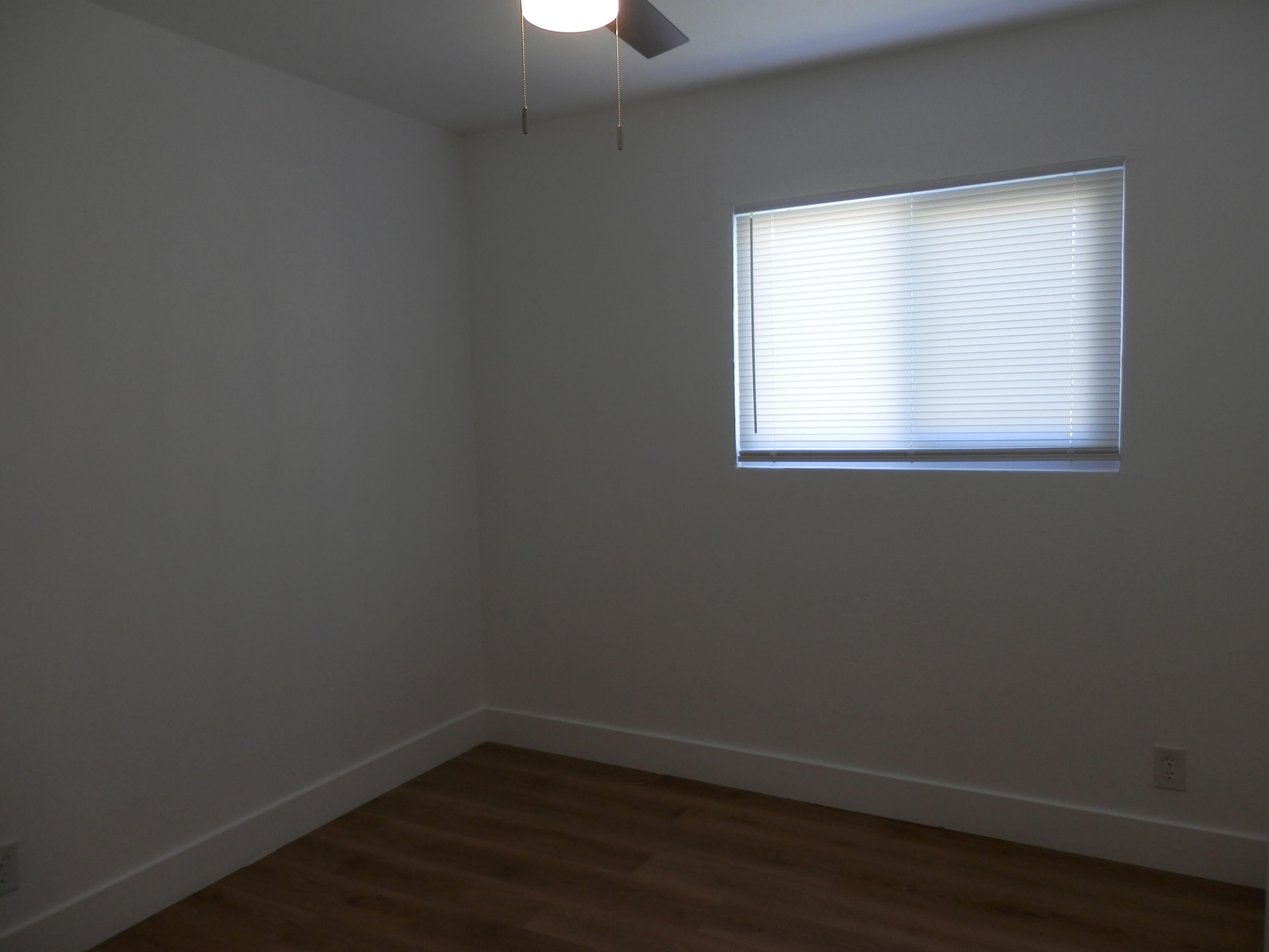 10845 Beverly Dr, Hanford, CA 93230