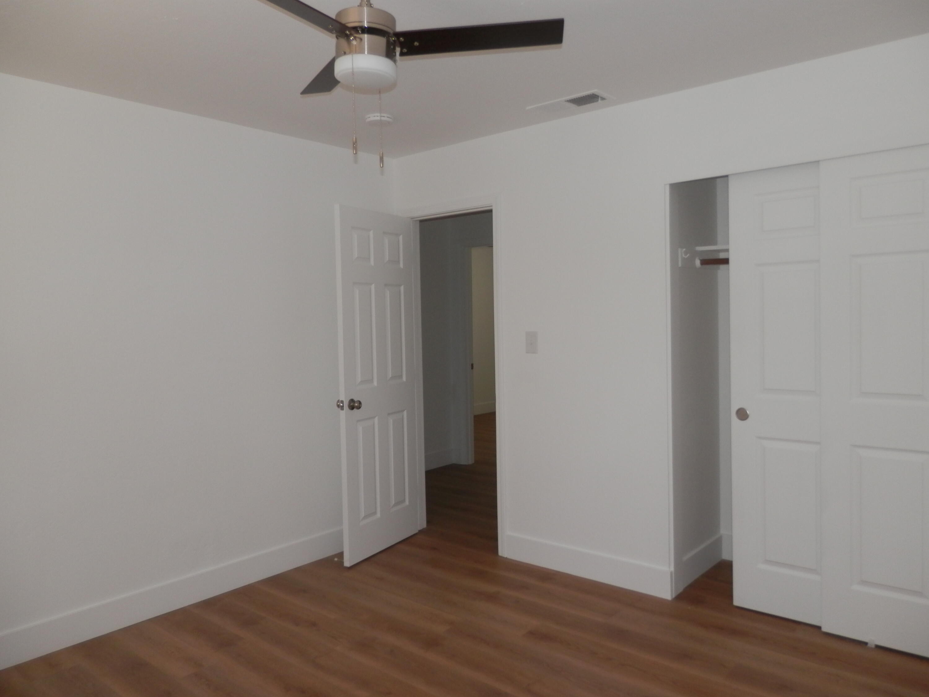 10845 Beverly Dr, Hanford, CA 93230