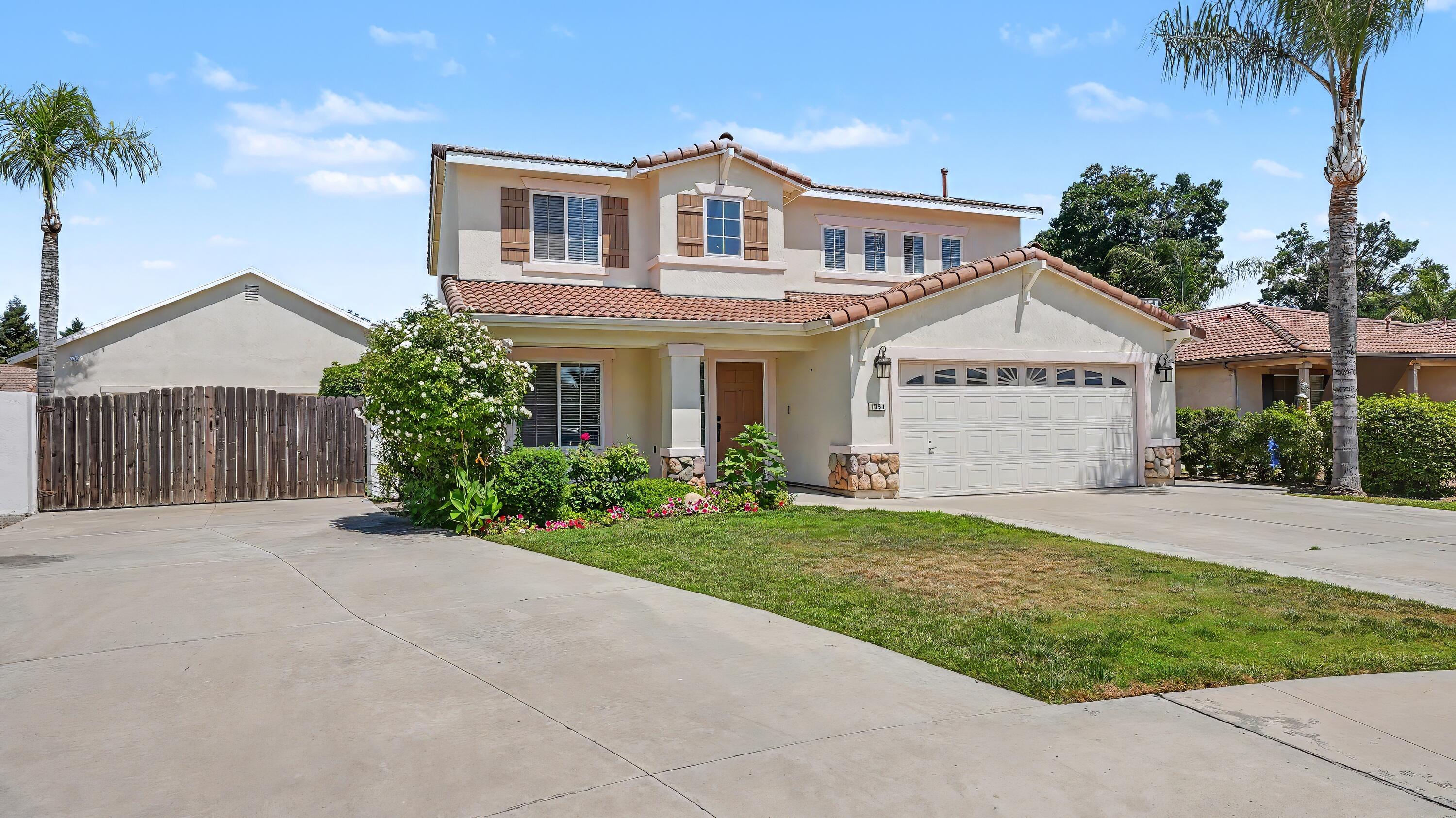 1354 N Belmont St, Porterville, CA 93257