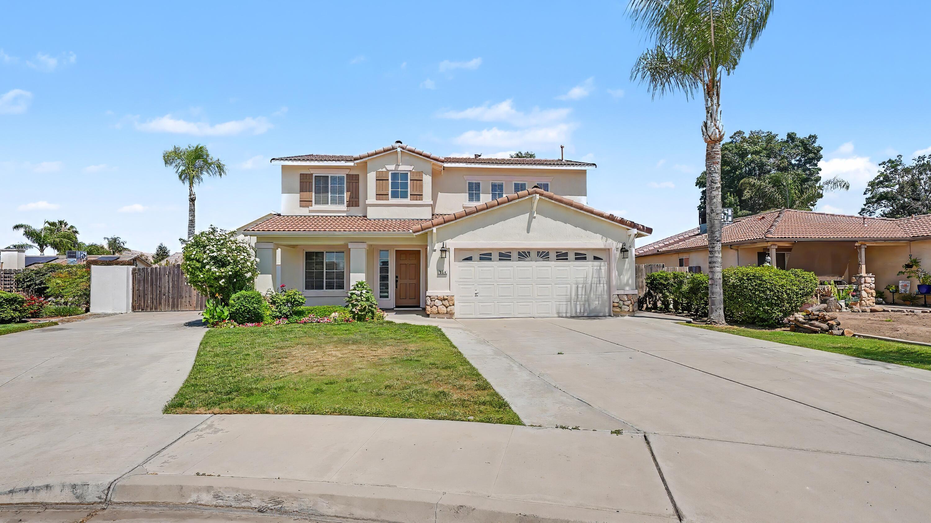 1354 N Belmont St, Porterville, CA 93257
